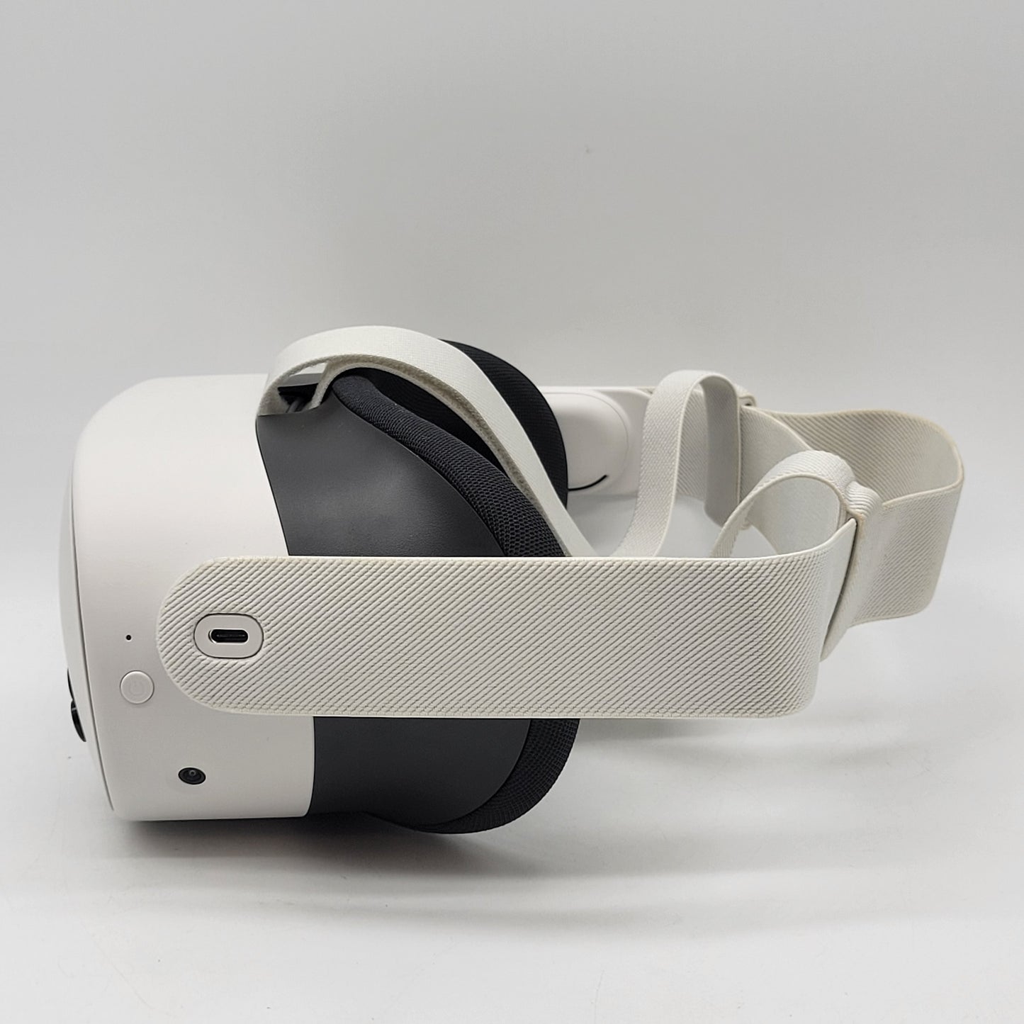 Meta Quest 3S 128GB Standalone All-in-One VR Headset P97