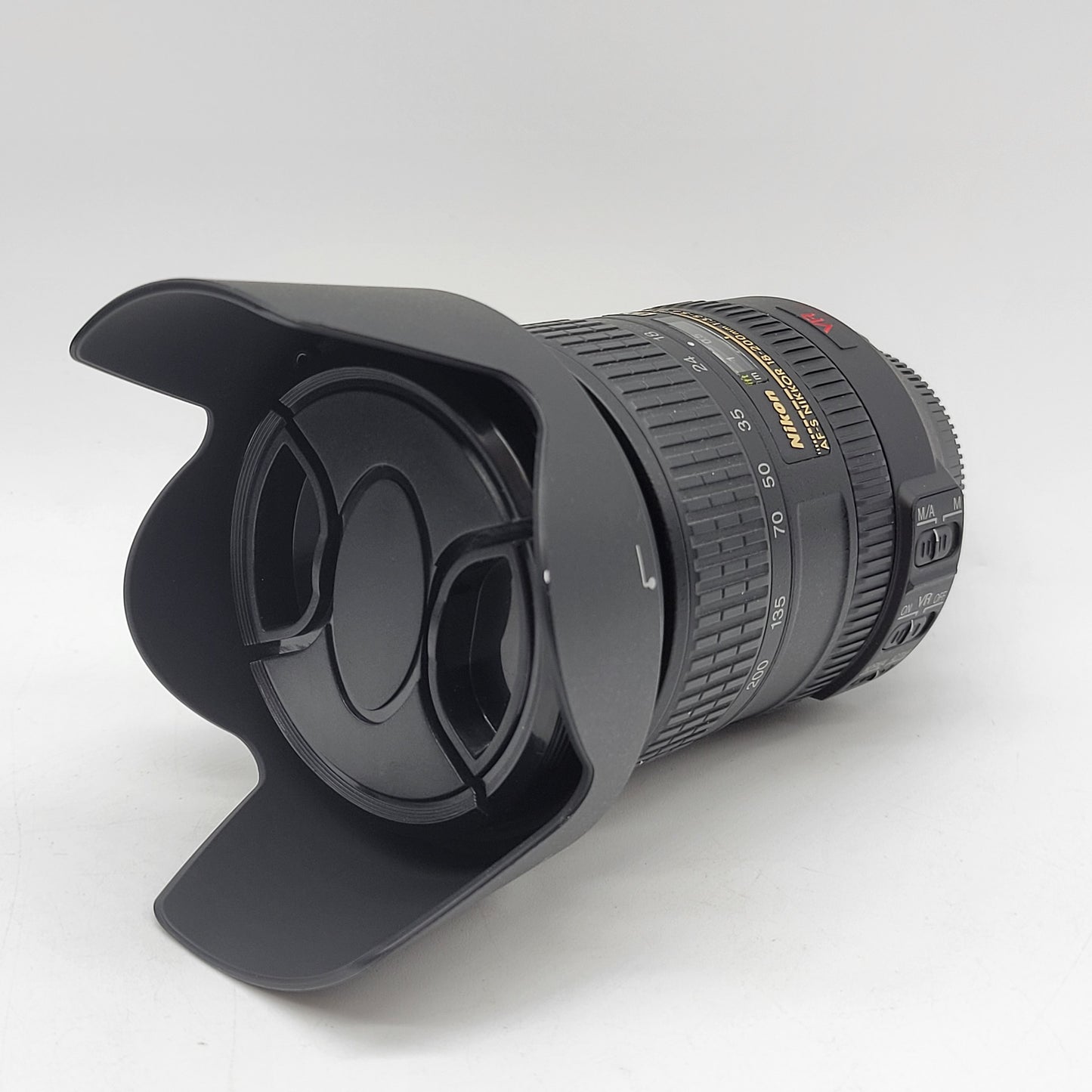 Nikon Nikon AF-S Nikkor 18-200mm f/3.5-5.6 G ED DX SWM VR ED IF Aspherical Len