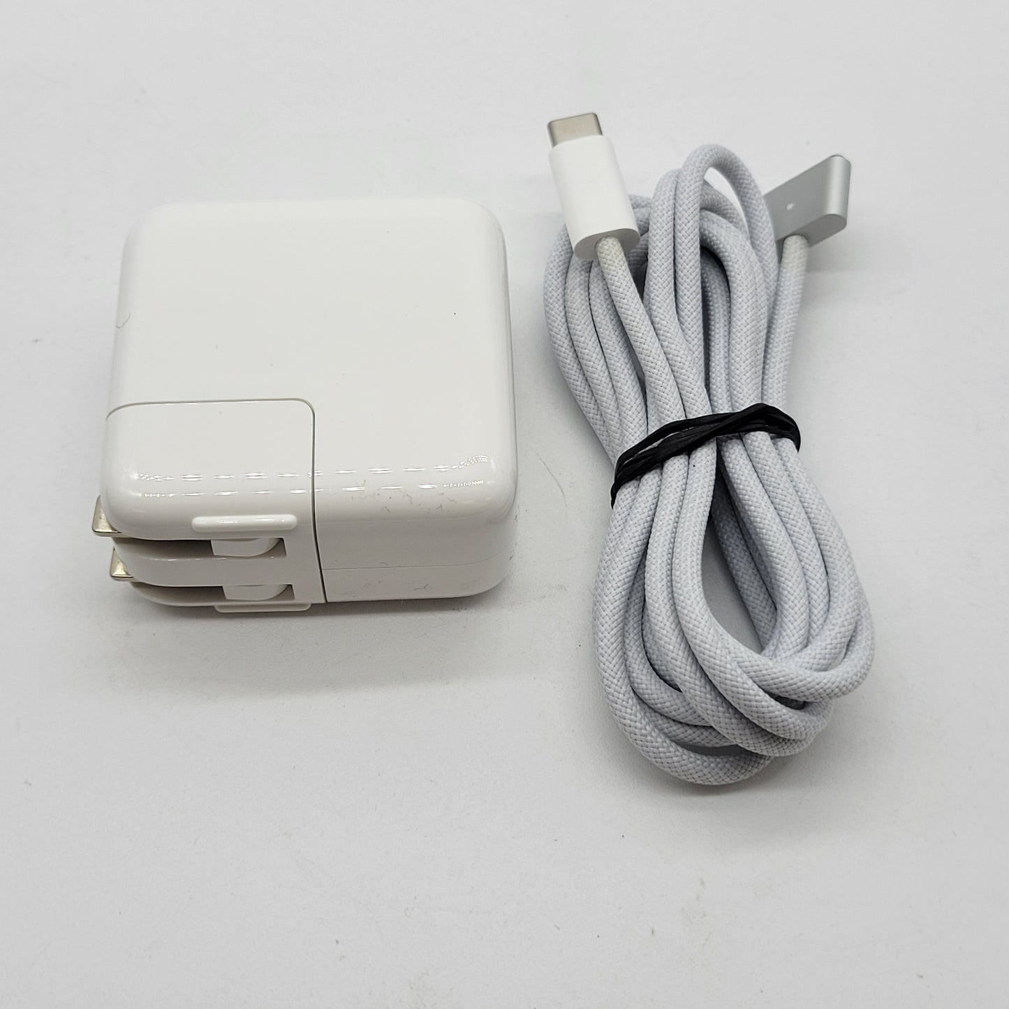 2022 Apple MacBook Air 13.6" M2 8C GPU 3.5GHz 8GB RAM 256GB SSD A2681