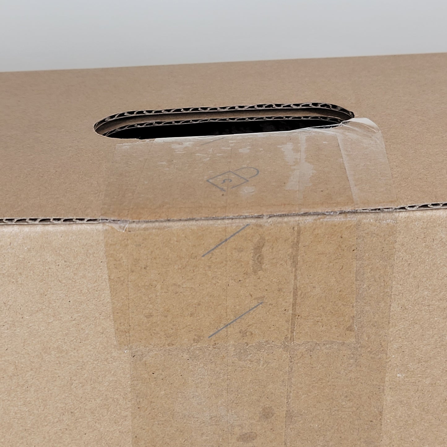 New Dell 24" P2424HEB FHD IPS 75Hz Video Conferencing Monitor