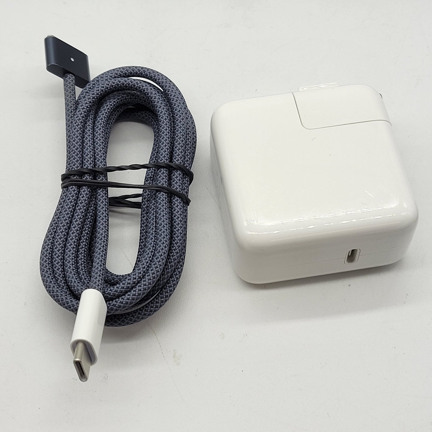 2022 Apple MacBook Air 13.6" M2 8 Core 3.5GHz 16GB RAM 256GB SSD A2681