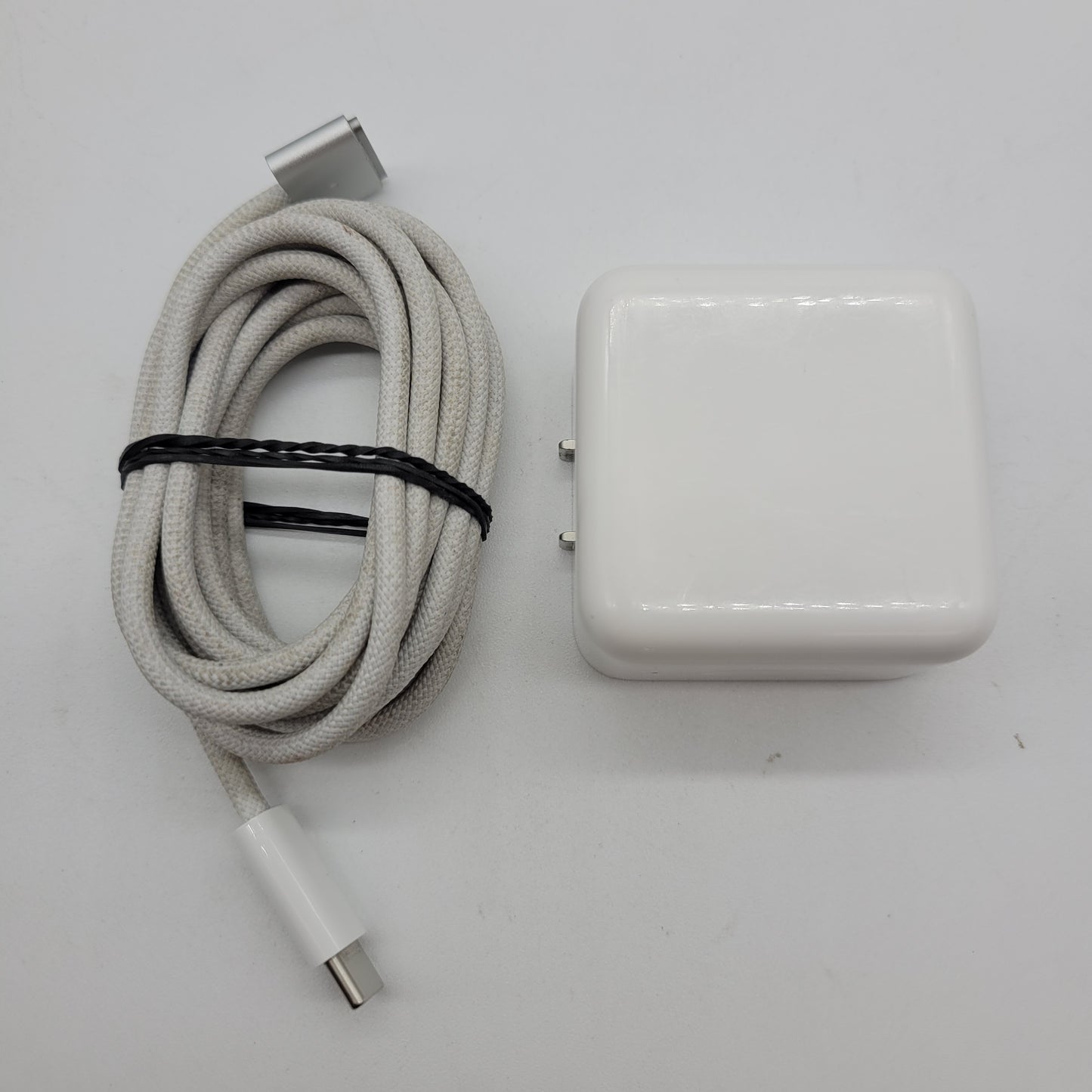 2023 Apple MacBook 15" M3 10C GPU 4.0GHz 8GB RAM 512GB SSD A3114
