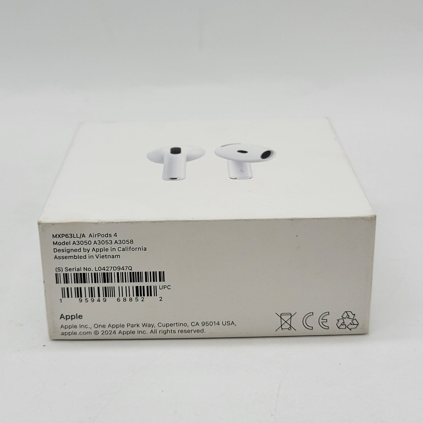 New Apple AirPods 4th Gen with Charging Case A3053 A3050 A3058 MXP63LL/A