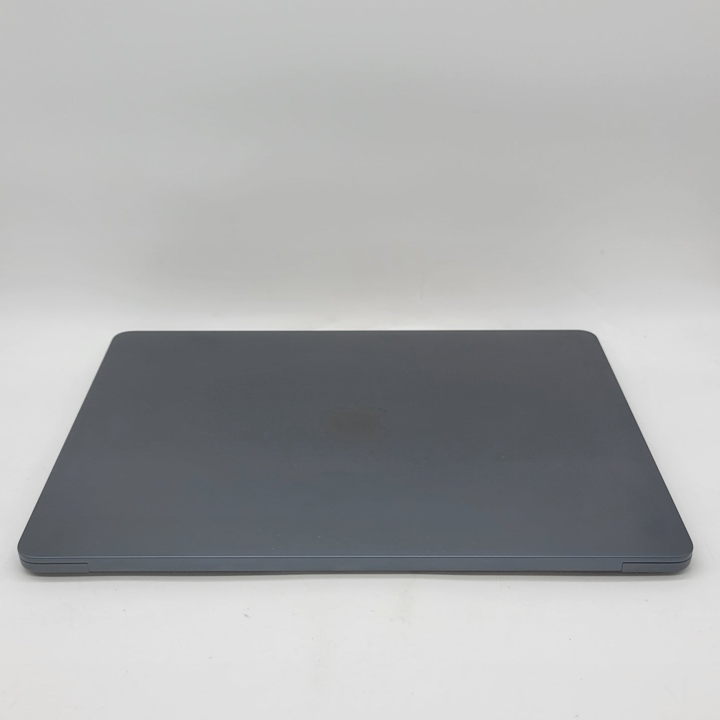 2024 Apple MacBook Air 13.6" M3 8C GPU 4.0GHz 8GB RAM 256GB SSD A3113