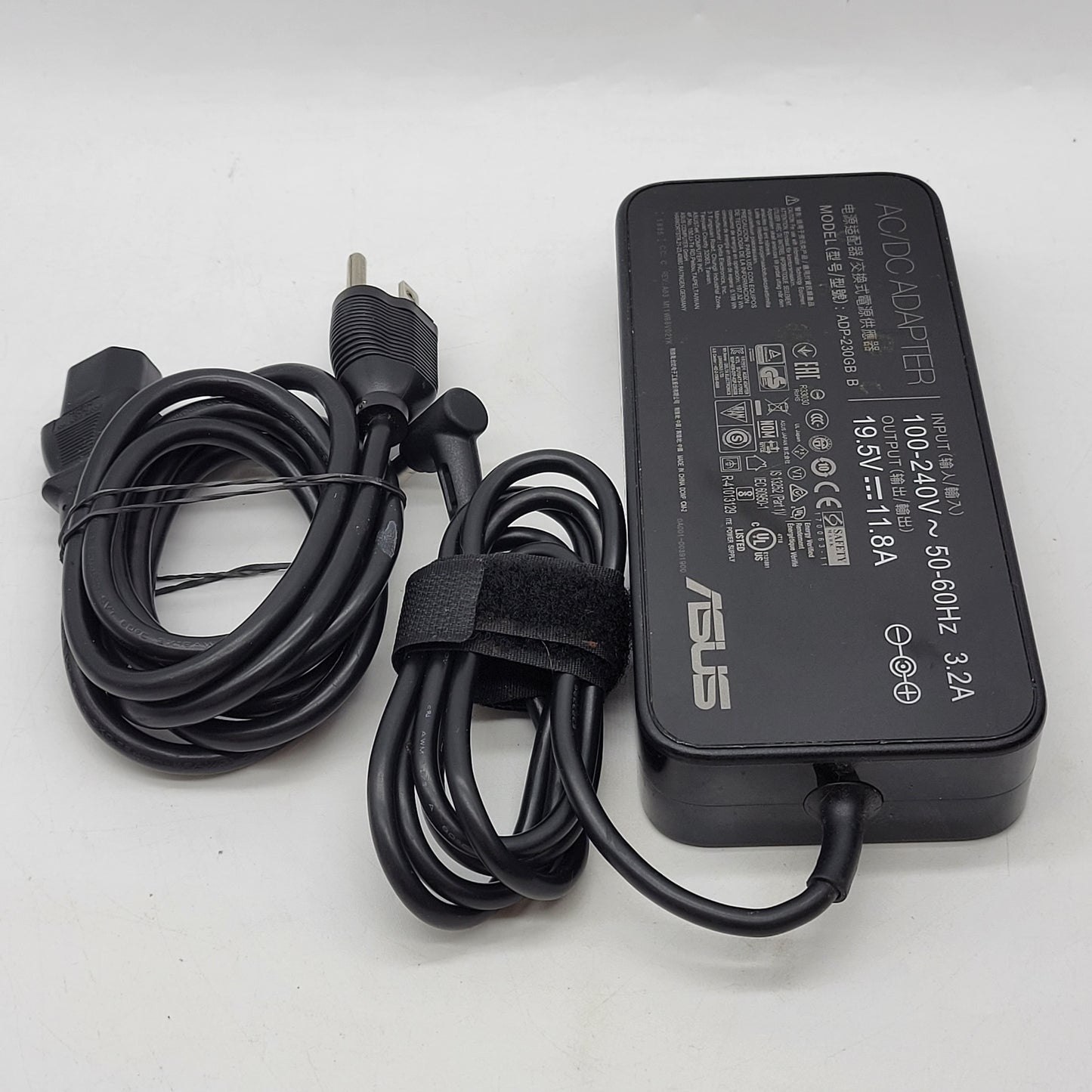 Asus Zephrus S GX531G 15.6" i7-8750H 2.2GHz 24GB RAM 2TB SSD GTX 1070 Max-Q