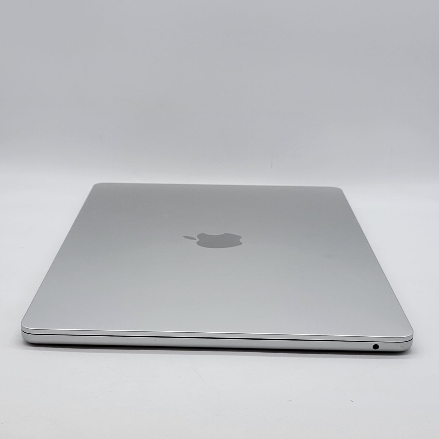2023 Apple MacBook 15" M3 10C GPU 4.0GHz 8GB RAM 512GB SSD A3114