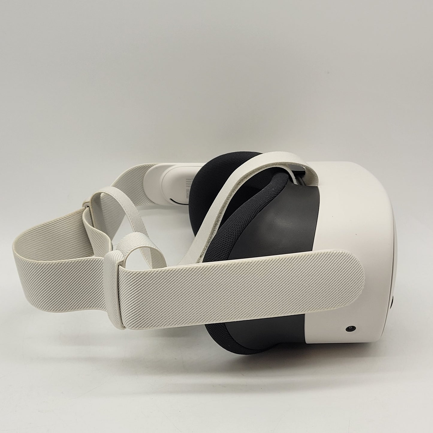 Meta Quest 3S 128GB Standalone All-in-One VR Headset P97