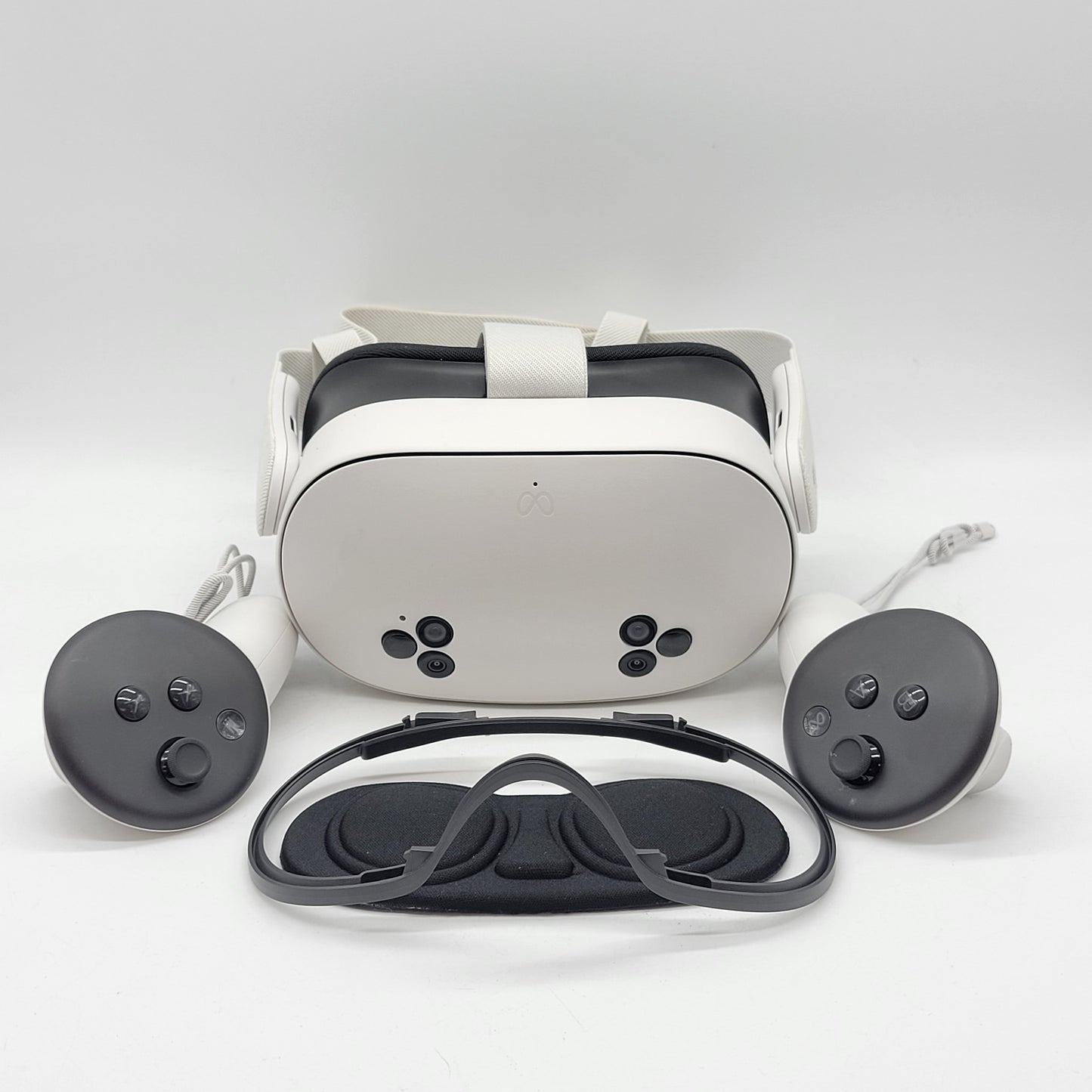 Meta Quest 3S 128GB Standalone All-in-One VR Headset P97