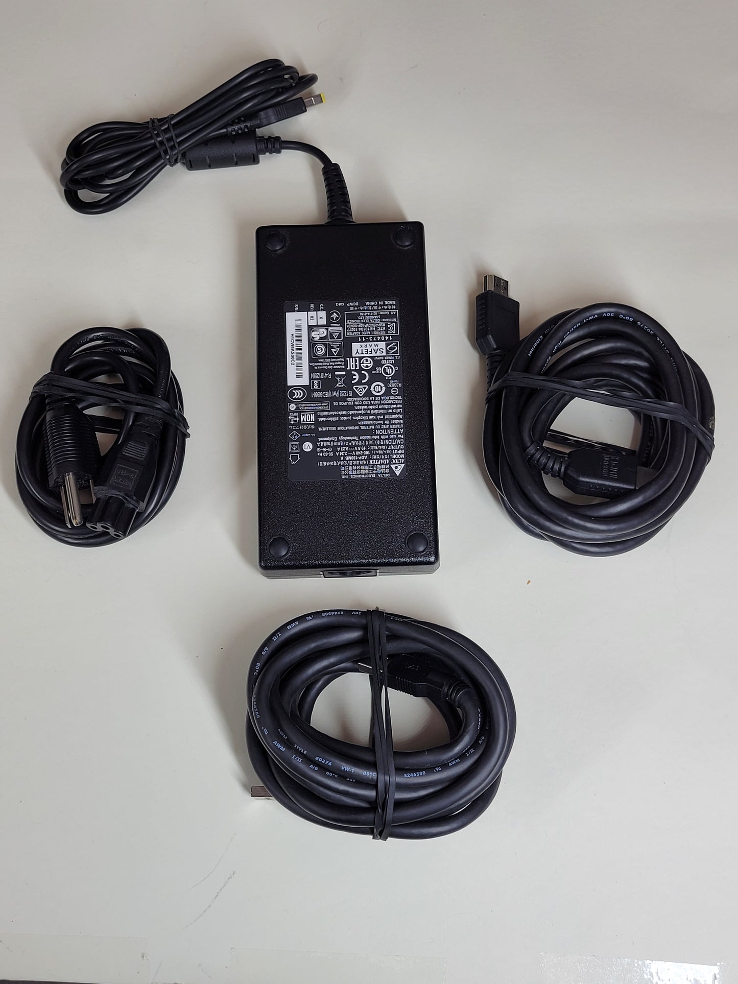 Wacom Cintiq Pro 24 LCD Drawing Tablet DTK-2420 Read