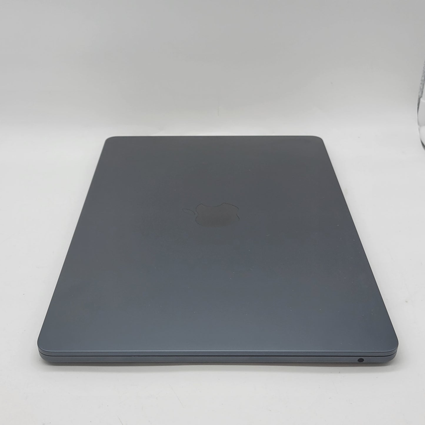 2024 Apple MacBook Air 13.6" M3 8C GPU 4.0GHz 8GB RAM 256GB SSD A3113