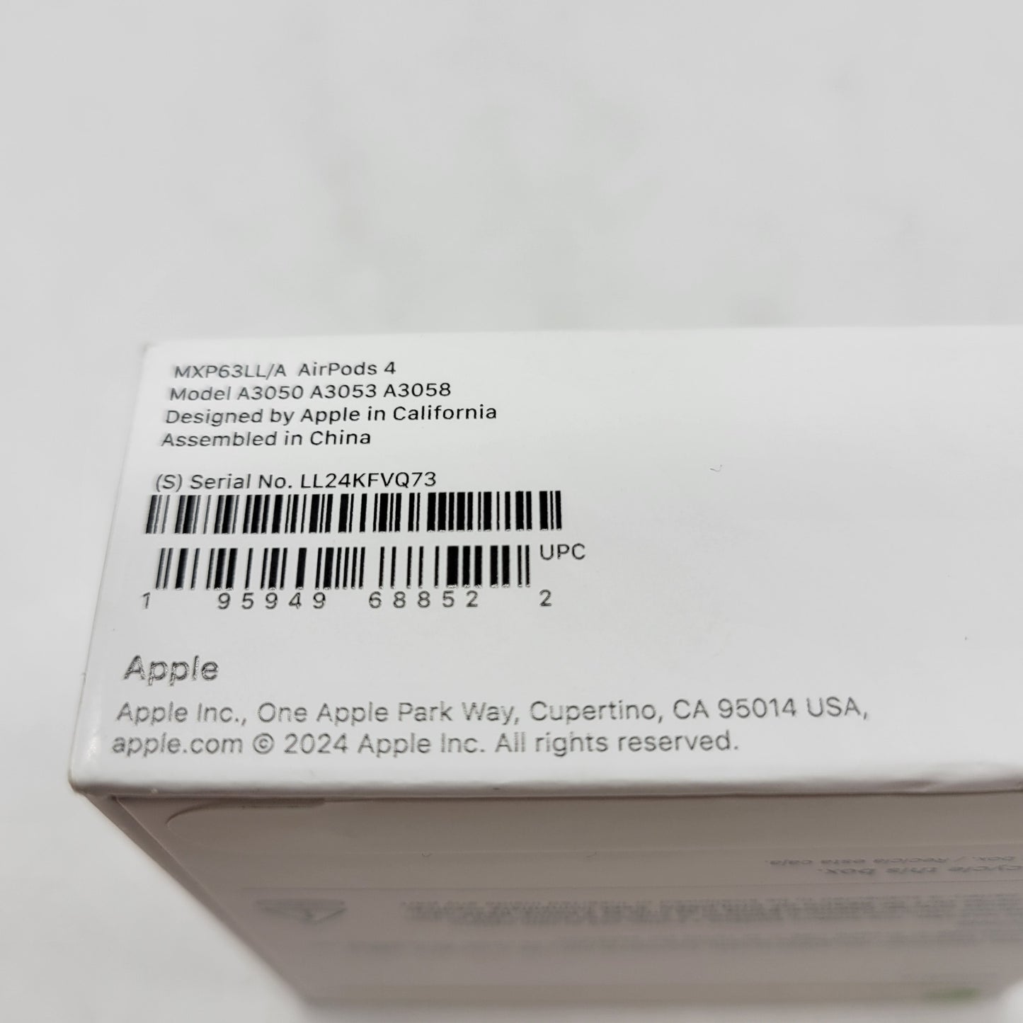 New Apple AirPods 4th Gen with Charging Case A3053 A3050 A3058 MXP63LL/A