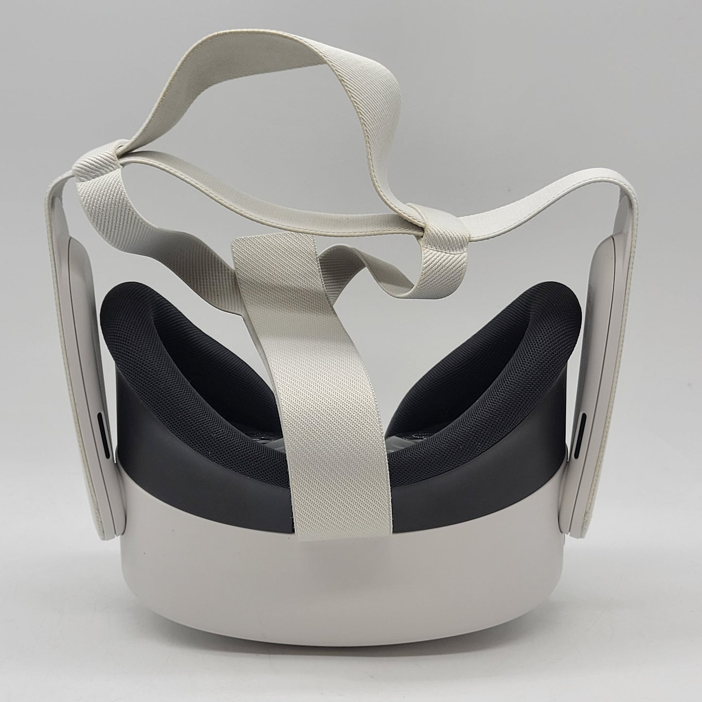 Meta Quest 3S 128GB Standalone All-in-One VR Headset P97
