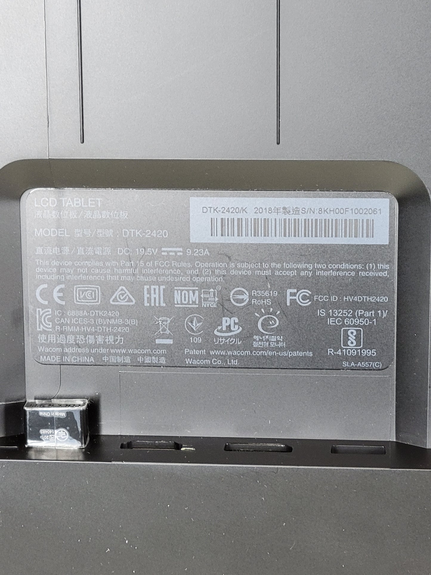 Wacom  Cintiq Pro 24 LCD Drawing Tablet DTK-2420 Read