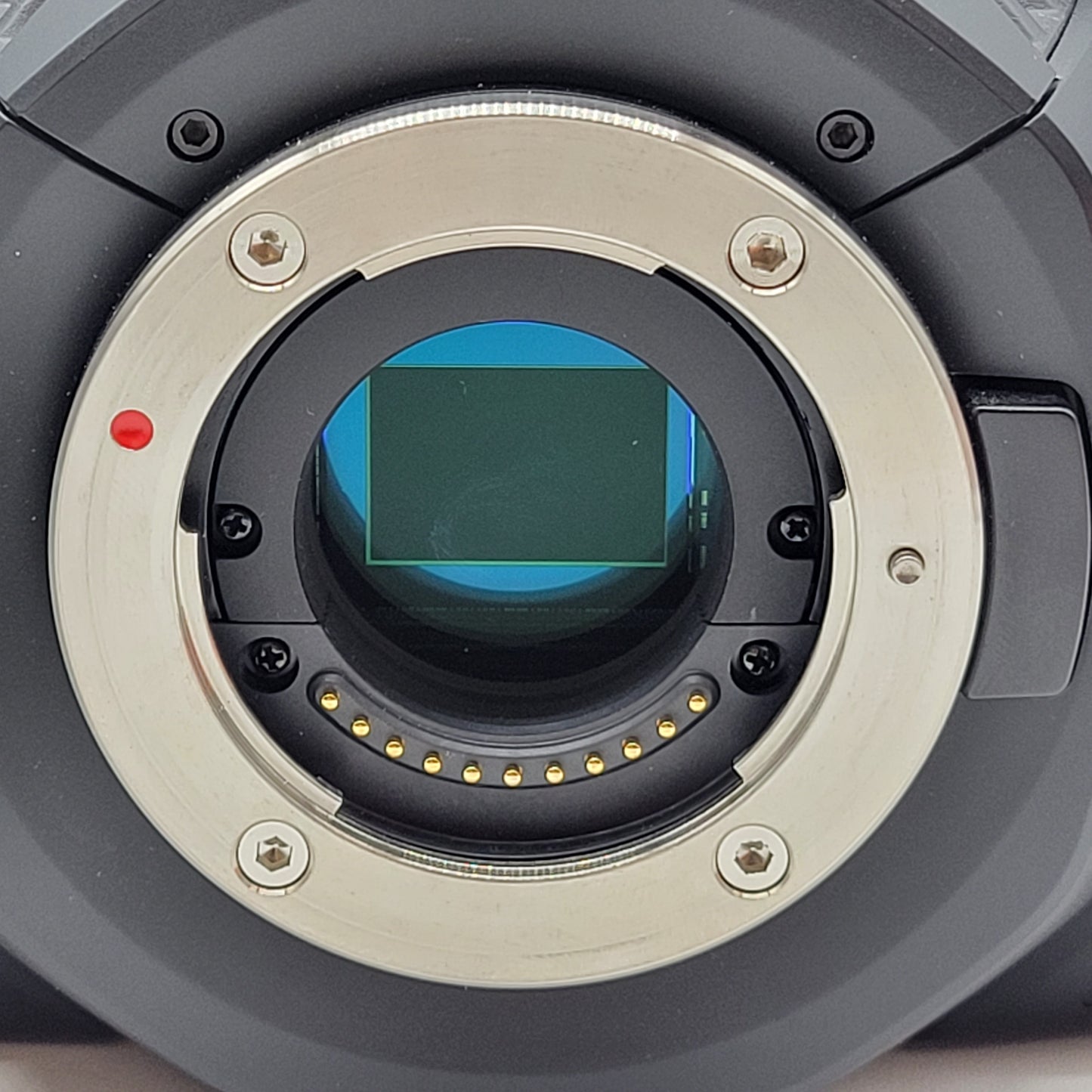 Blackmagic Design Pocket Cinema Camera 4K BGM113A 9MP 4K Digital Camera