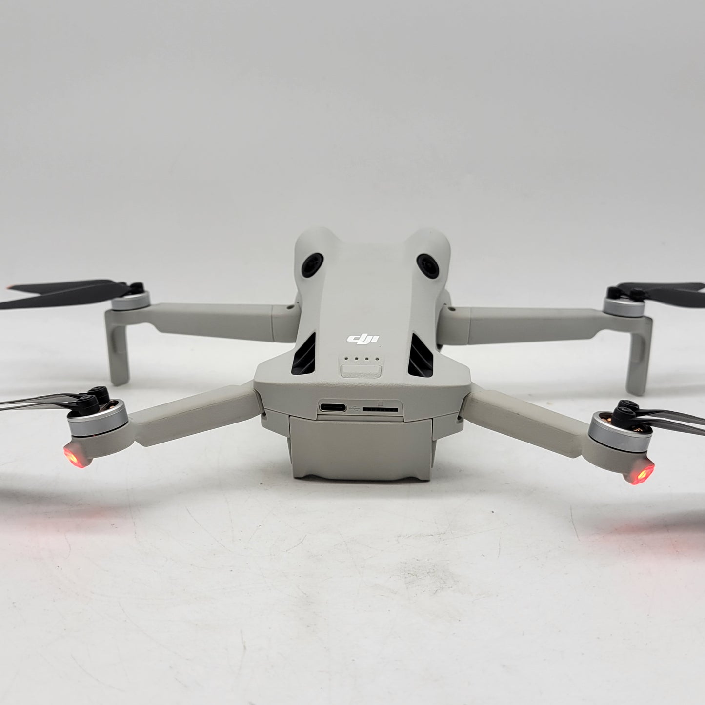DJI Mini 4 Pro 4K Quadcopter Camera Drone MT4MFVD