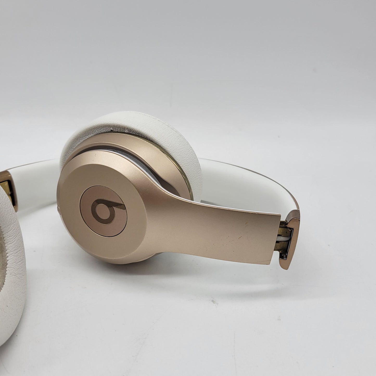Beats Solo3 Wireless Over-Ear Bluetooth Headphones Gold A1796