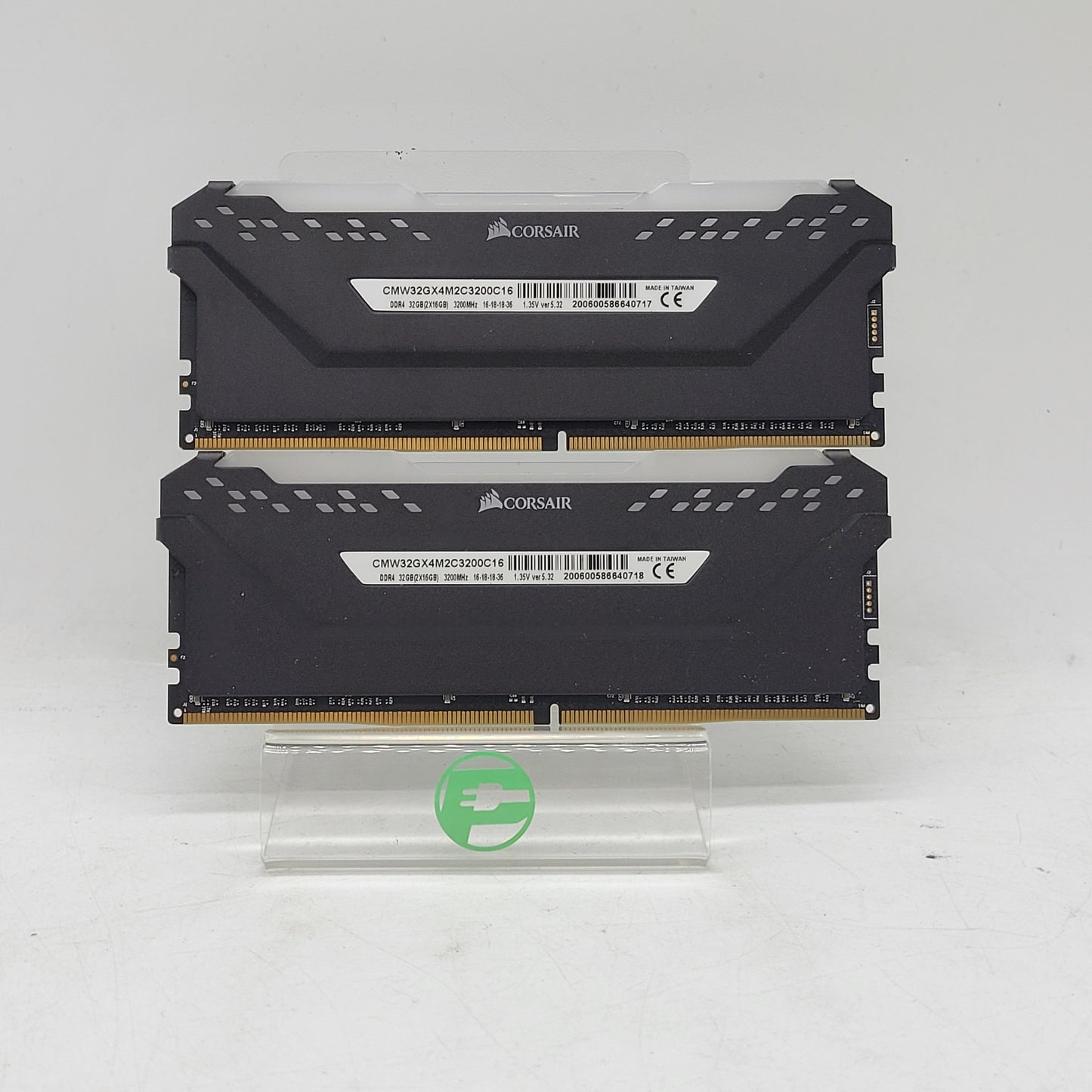 Corsair Vengeance RGB Pro 32GB (2x16GB) RAM DDR4 3200MHz CMW32GX4M2C3200C16
