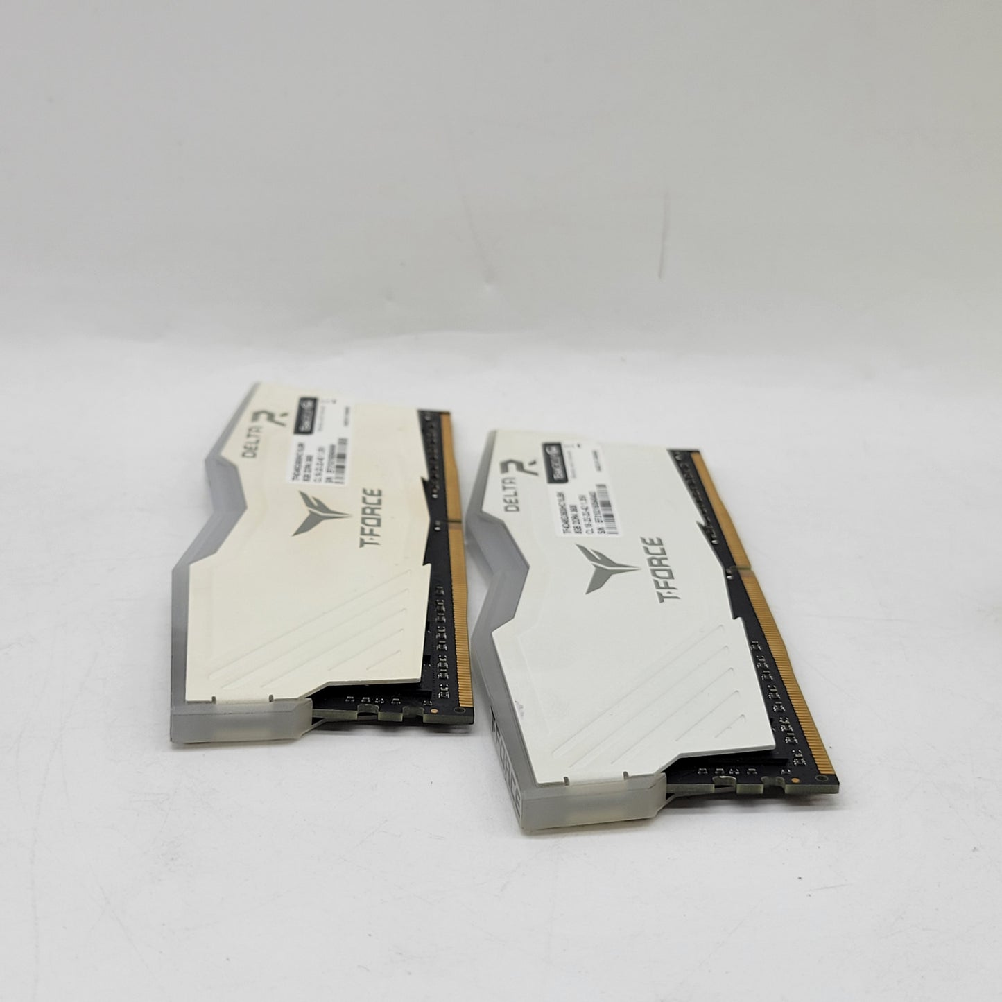 TeamGroup T-Force Delta RGB 16GB (2x8GB) RAM DDR4 3600MHz TF4D48G3600HC18JBK