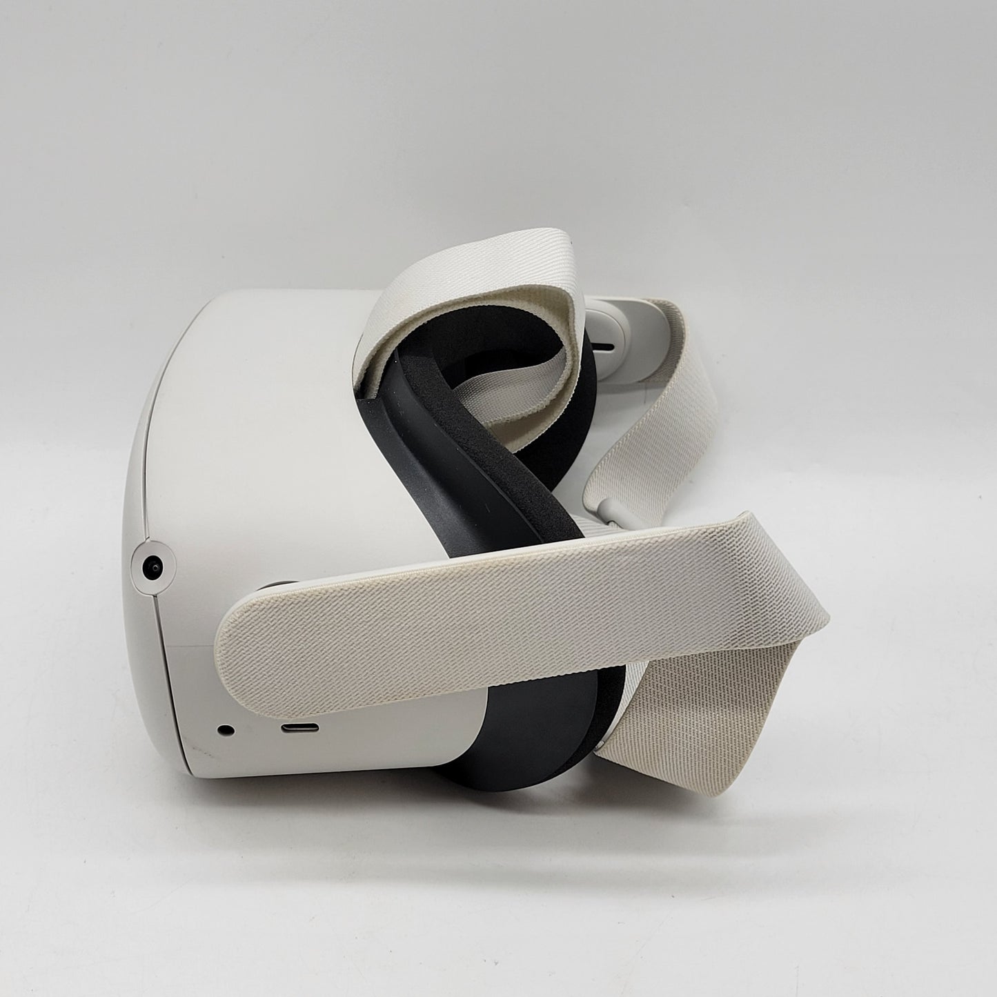 Meta Quest 2 128GB Standalone All-in-One VR Headset KW49CM