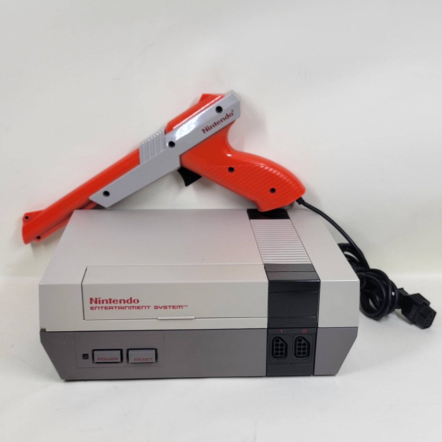 Nintendo Entertainment System NES Video Game Console NES-001 Gray