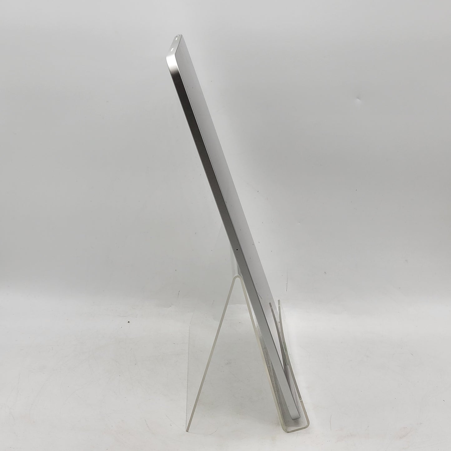 WiFi Only Apple iPad Pro 12.9" 6th Gen 128GB Silver MNXQ3LL/A