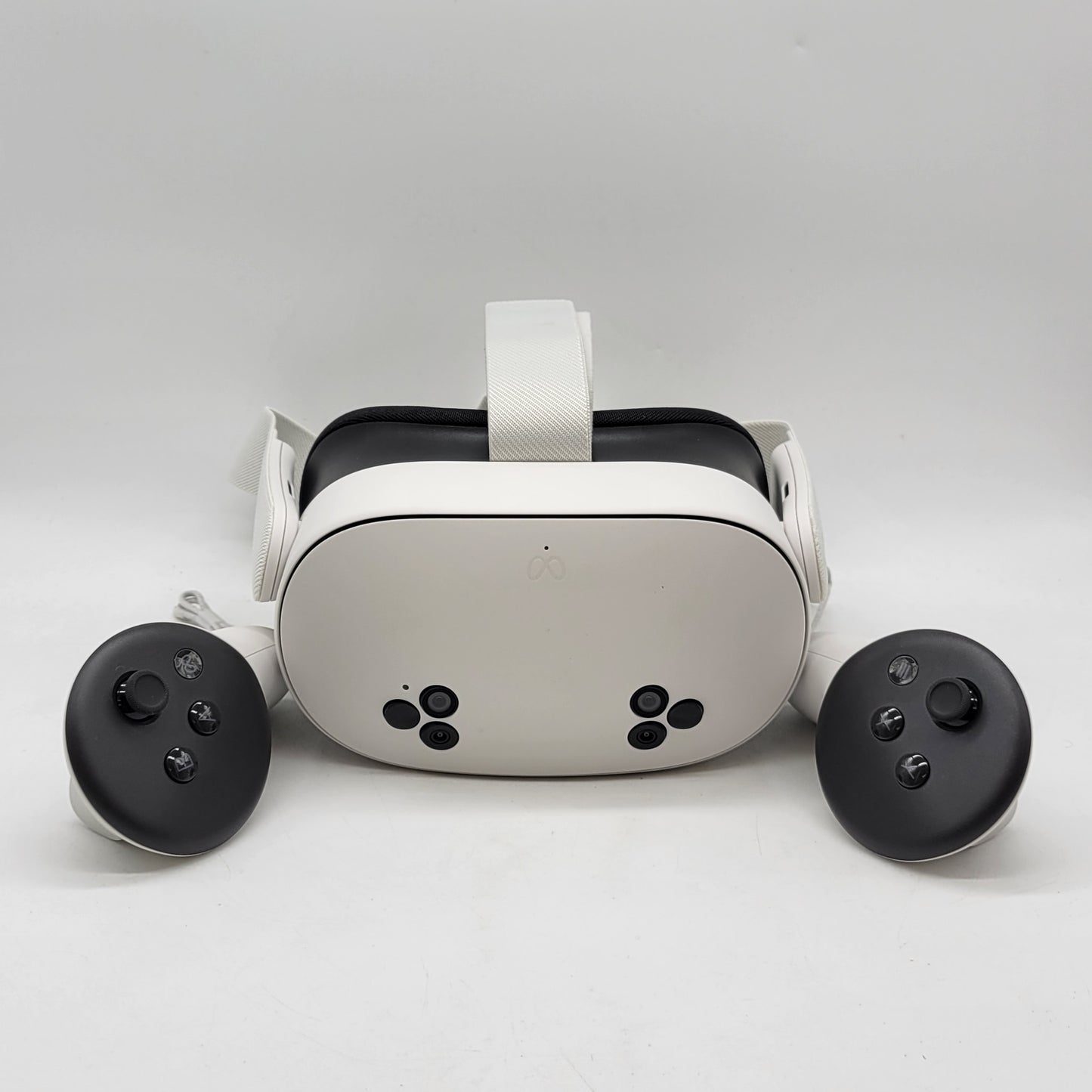 Meta Quest 3S 256GB Standalone All-in-One VR Headset P97