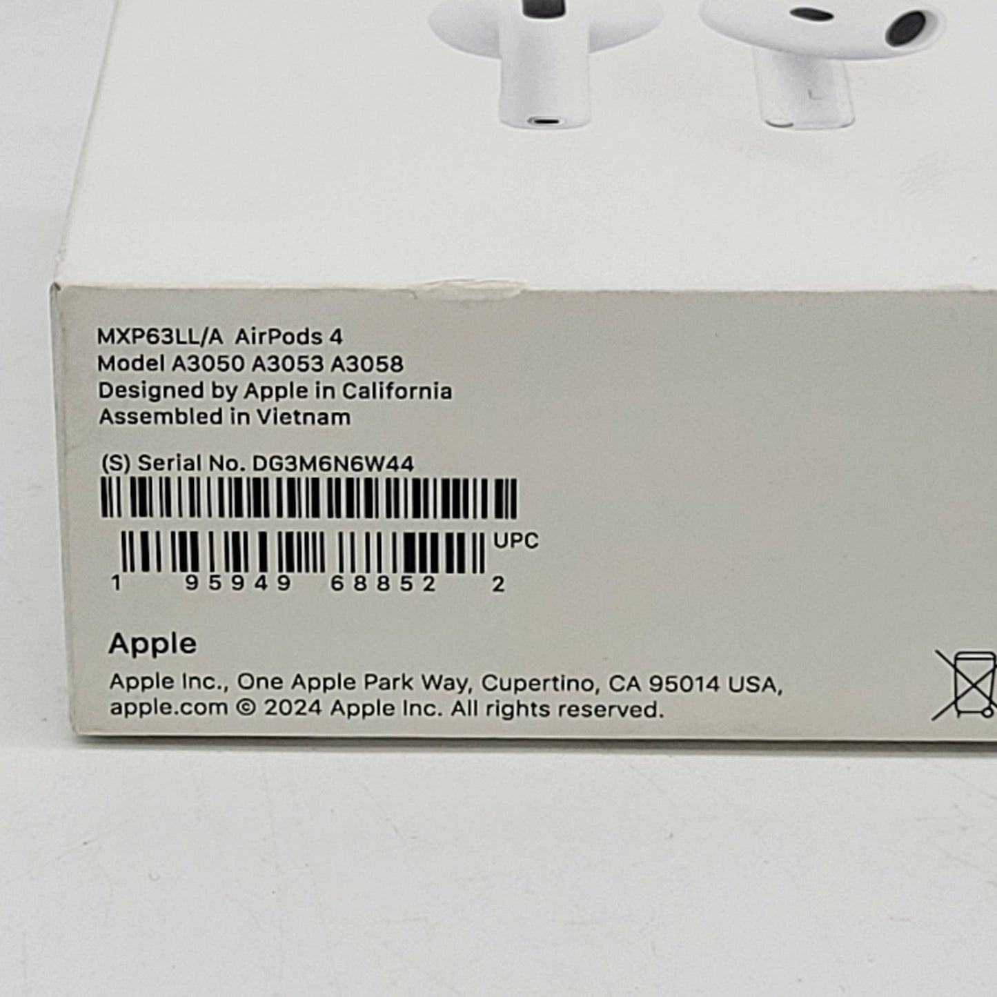 New Apple AirPods 4th Gen with Charging Case A3053 A3050 A3058 MXP63LL/A
