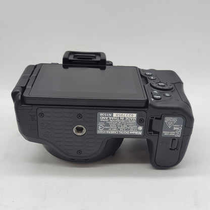 Nikon D5600 24.2MP Digital SLR DSLR Camera 68 Shutter Count With Lens