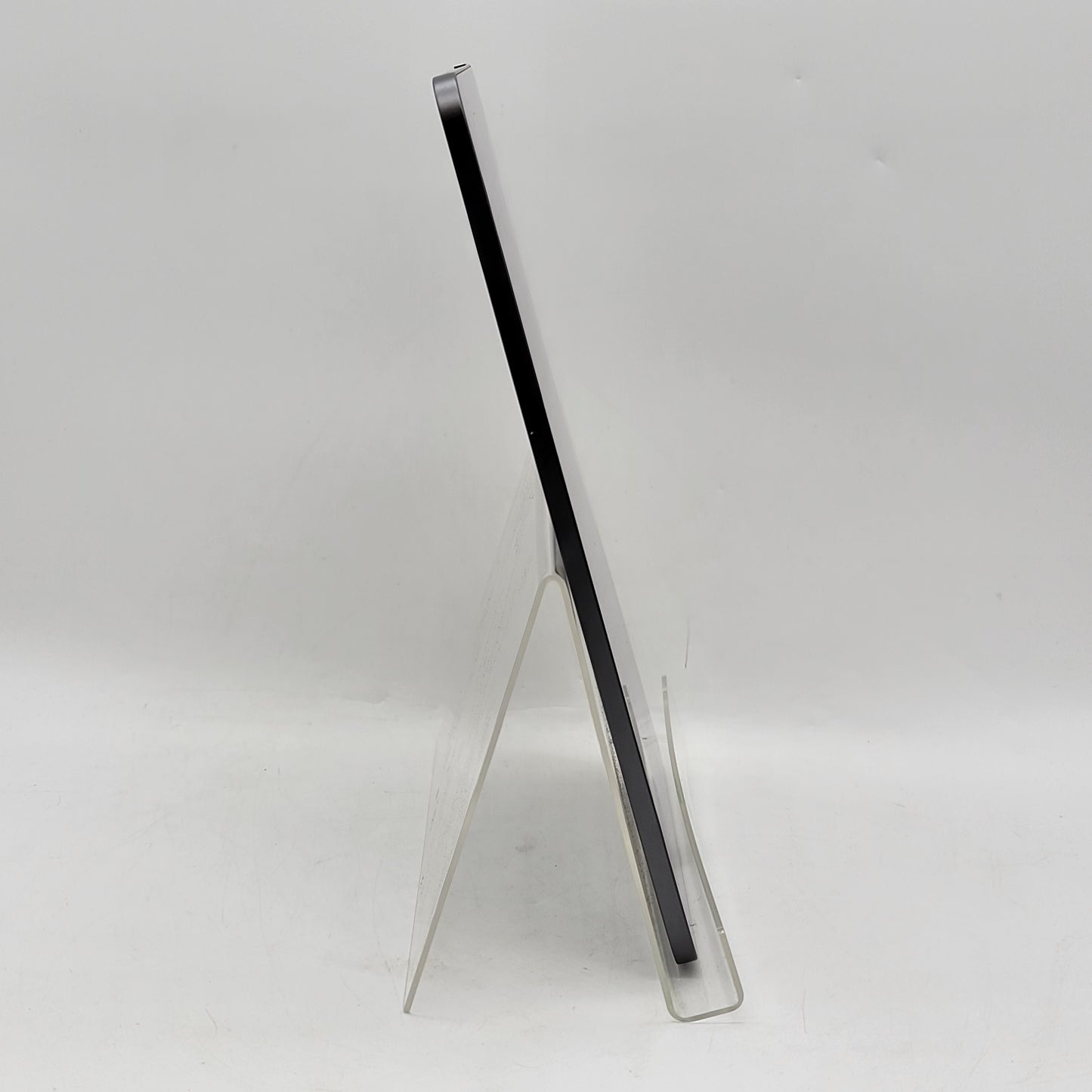 WiFi Only Apple iPad Air 5th Gen 256GB Space Gray MM9L3LL/A With Keyboard
