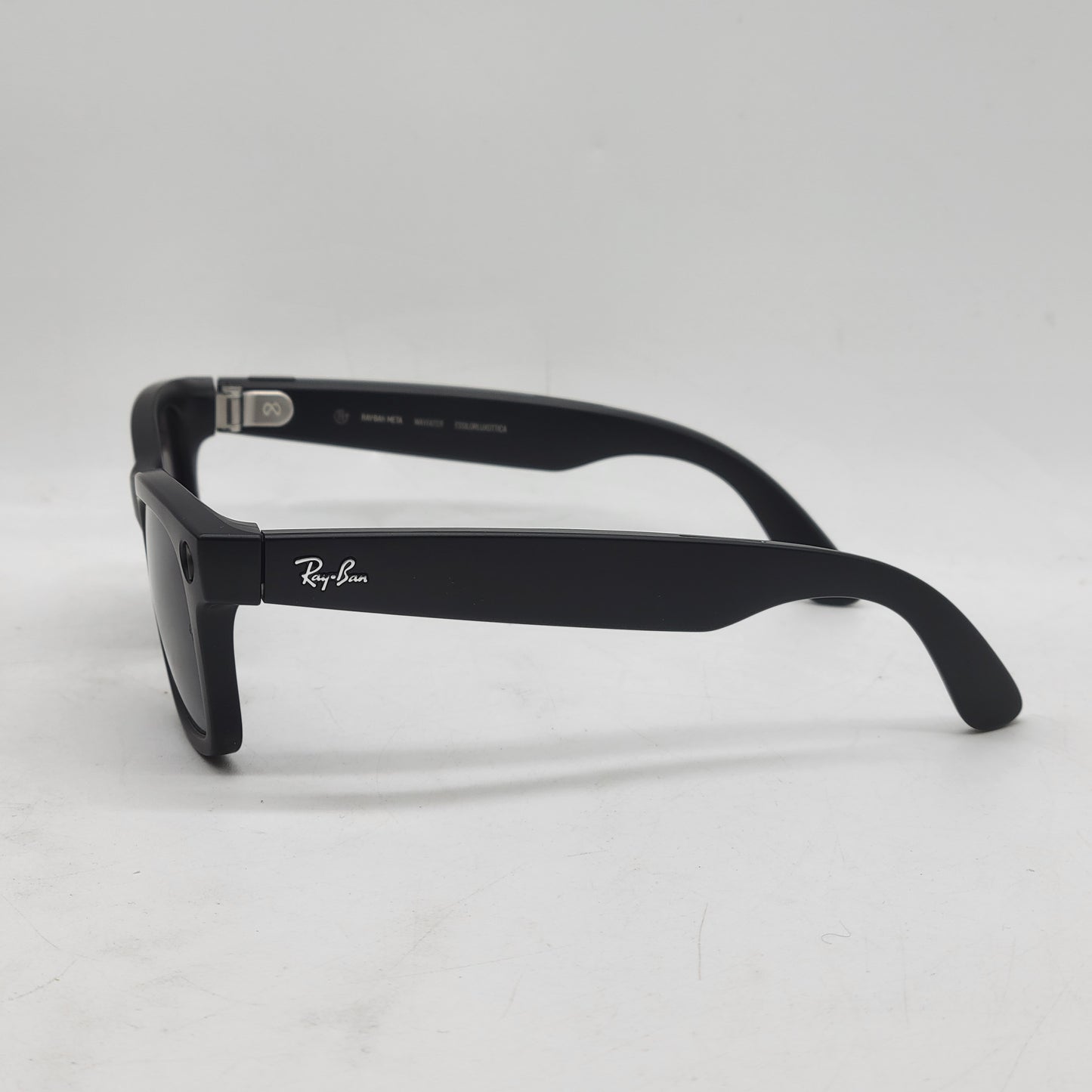 Ray-Ban Meta Wayfarer Gen 1 Matte Black Standard AI Smart Glasses