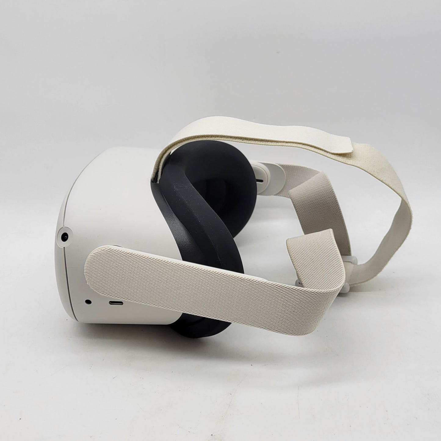 Oculus Quest 2 128GB Standalone All-in-One VR Headset KW49CM