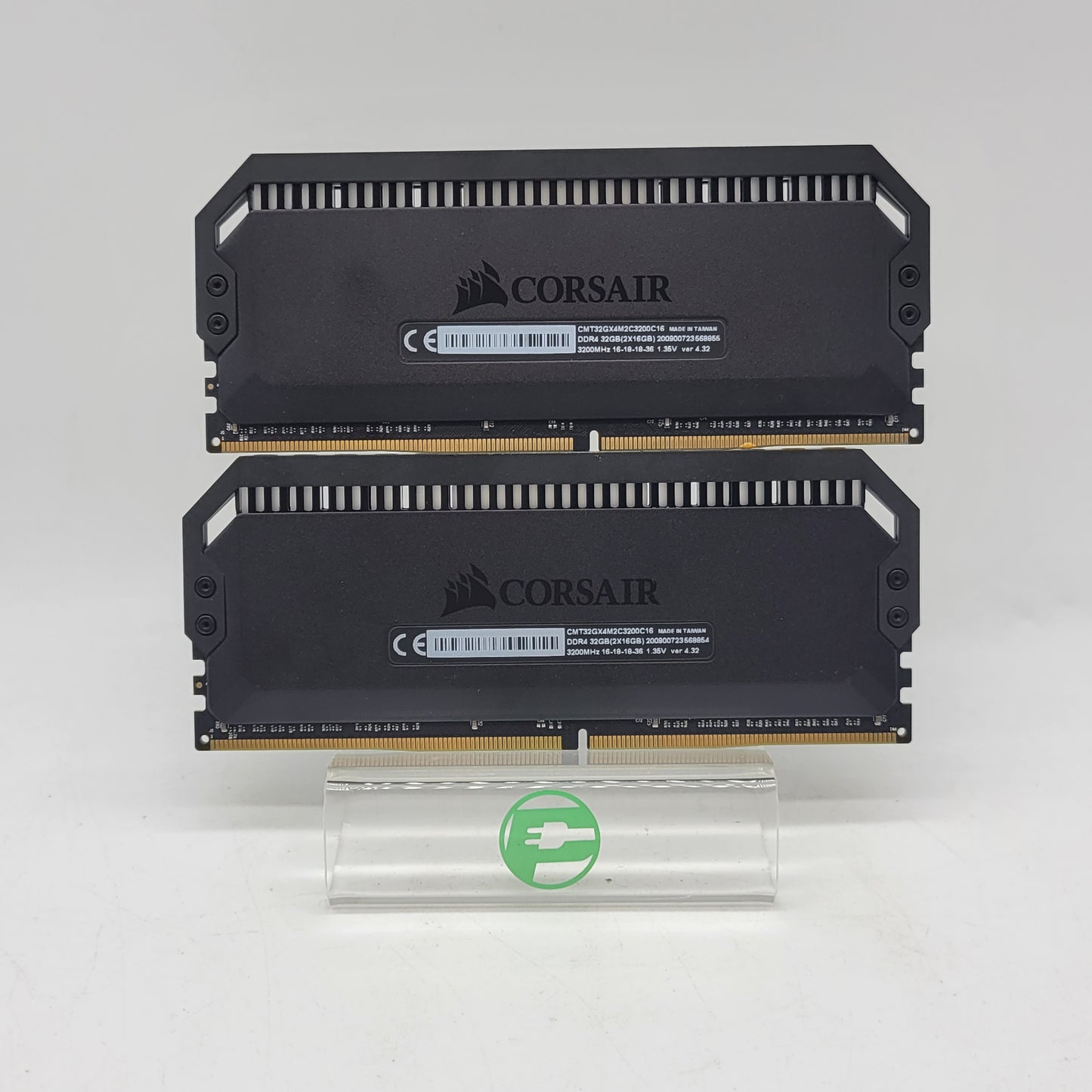Corsair Dominator Platinum 32GB (2x16GB) RAM DDR4 3200MHz CMT32GX4M2C3200C16