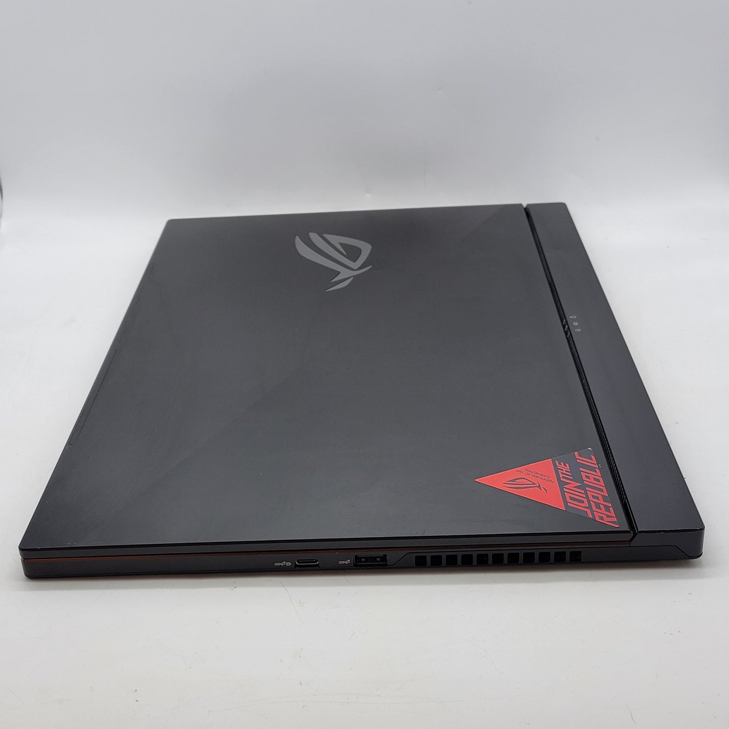 Asus Zephrus S GX531G 15.6" i7-8750H 2.2GHz 24GB RAM 2TB SSD GTX 1070 Max-Q