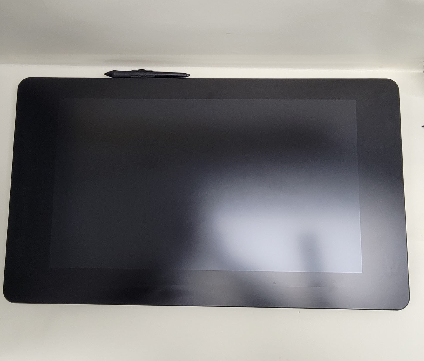 Wacom  Cintiq Pro 24 LCD Drawing Tablet DTK-2420 Read