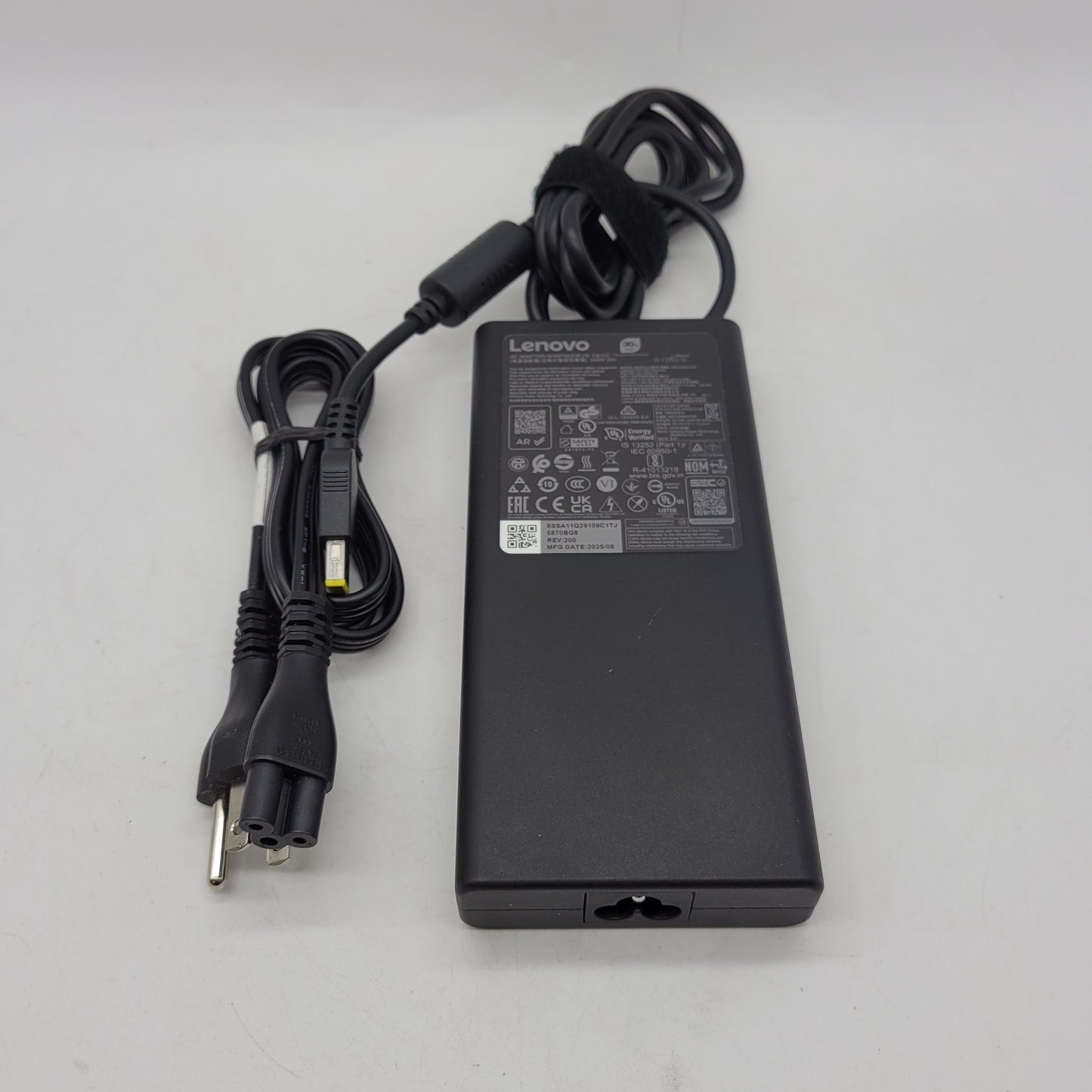 Lenovo LOQ 15 15IRX10 15.6" i5-13450HX 2.4GHz 16GB RAM 1TB SSD GeForce RTX 5050