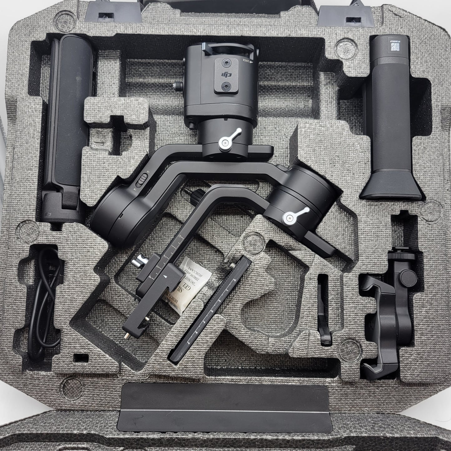 DJI Ronin SC 3-Axis Camera Gimbal/Handheld Motorized Stabilizer R18