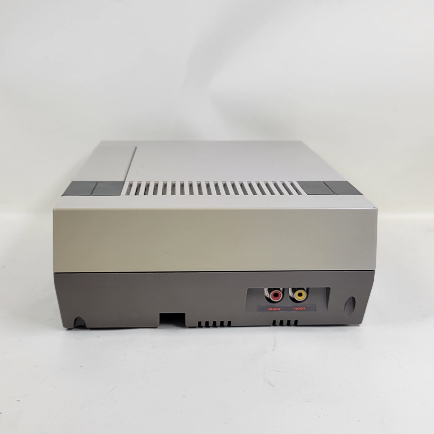 Nintendo Entertainment System NES Video Game Console NES-001 Gray