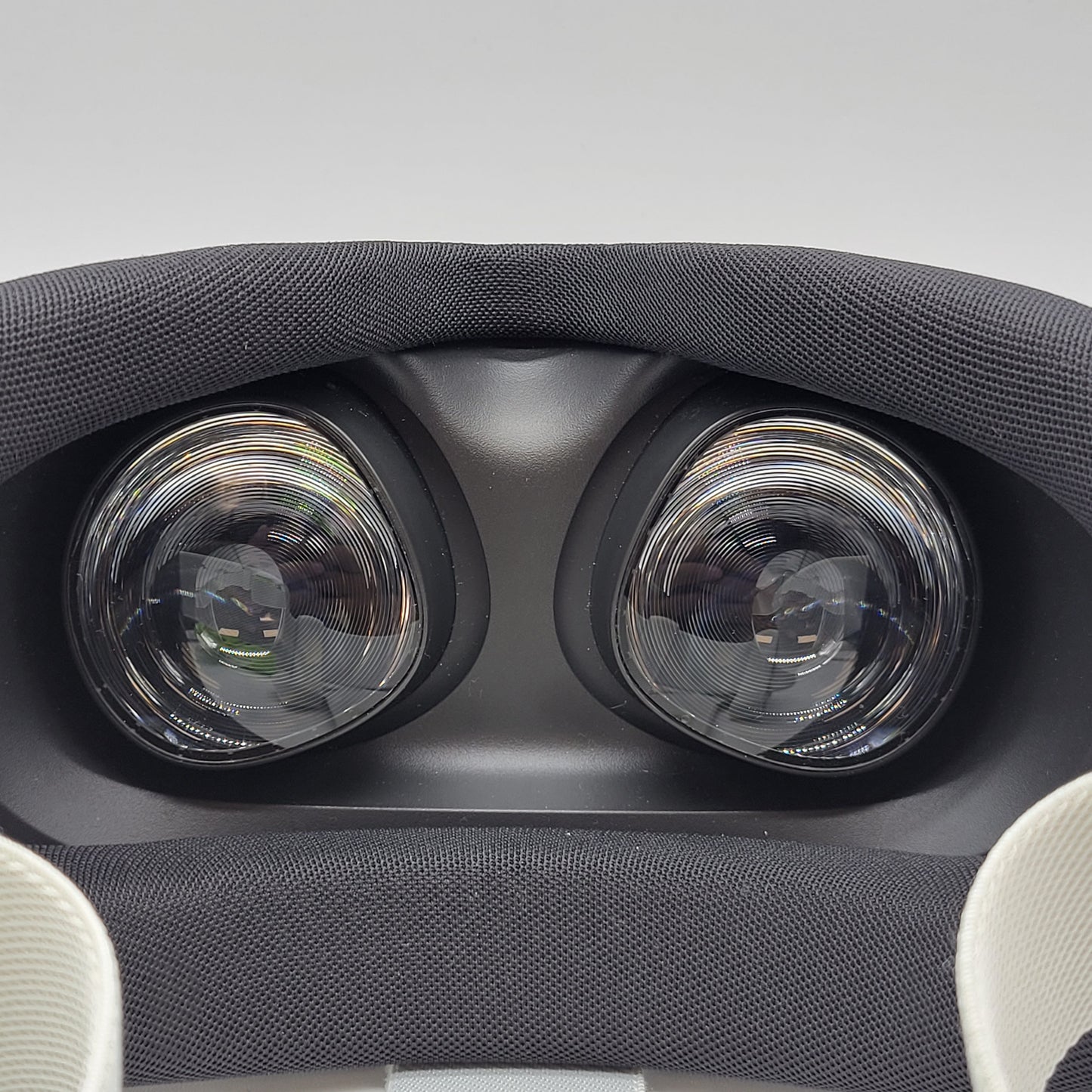 Meta Quest 3S 256GB Standalone All-in-One VR Headset P97