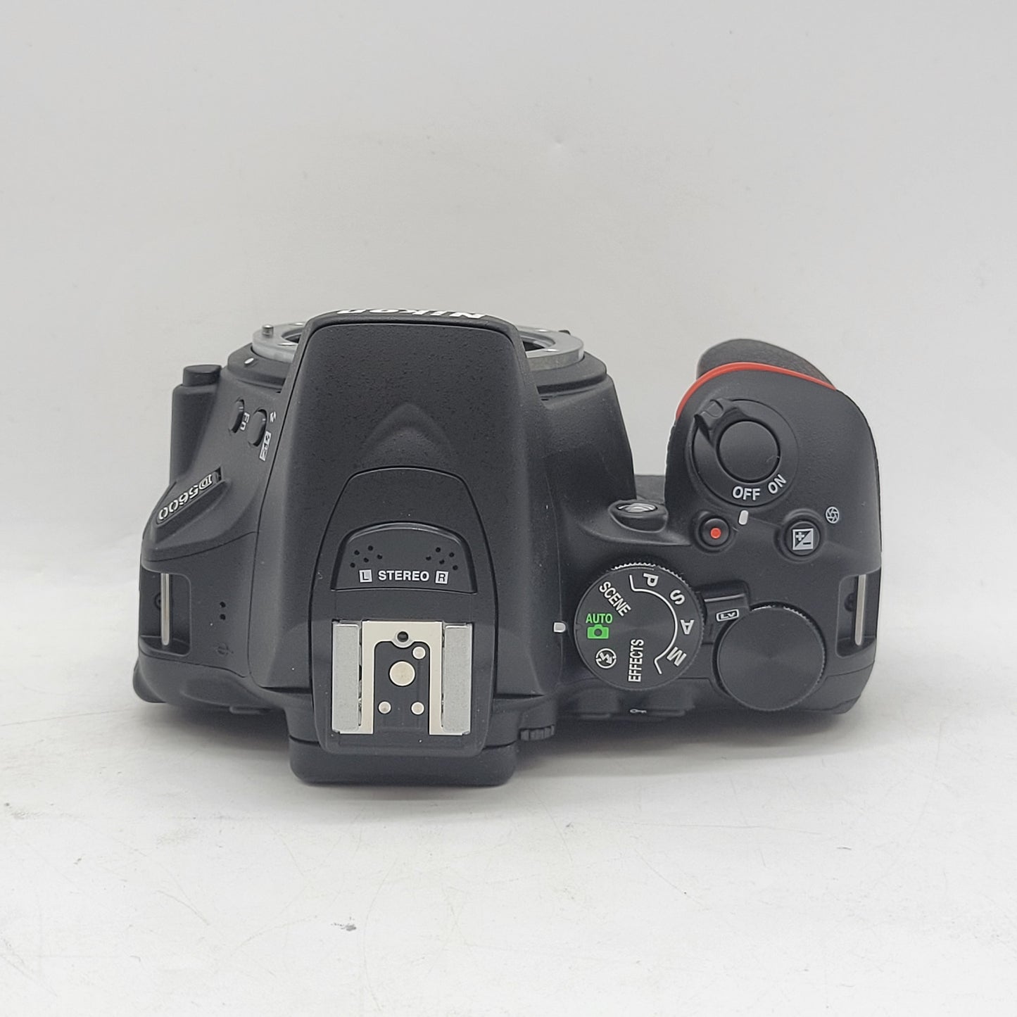 Nikon D5600 24.2MP Digital SLR DSLR Camera 68 Shutter Count With Lens