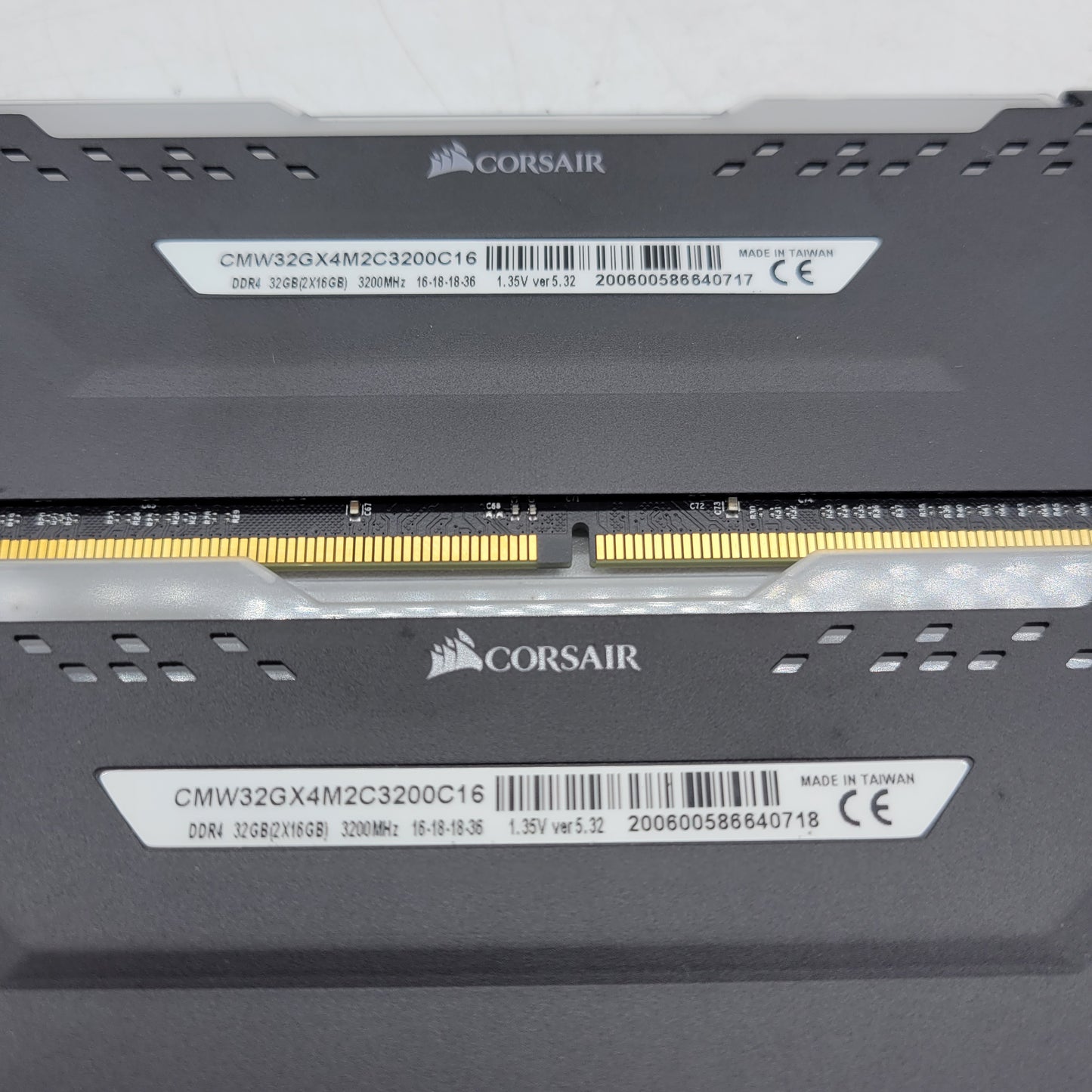 Corsair Vengeance RGB Pro 32GB (2x16GB) RAM DDR4 3200MHz CMW32GX4M2C3200C16