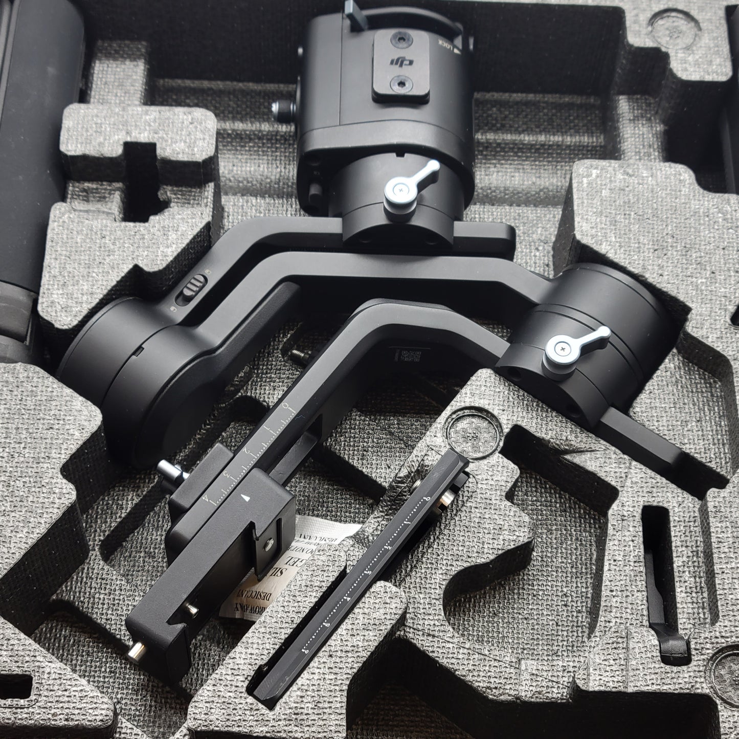 DJI Ronin SC 3-Axis Camera Gimbal/Handheld Motorized Stabilizer R18