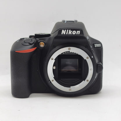 Nikon D5600 24.2MP Digital SLR DSLR Camera 68 Shutter Count With Lens