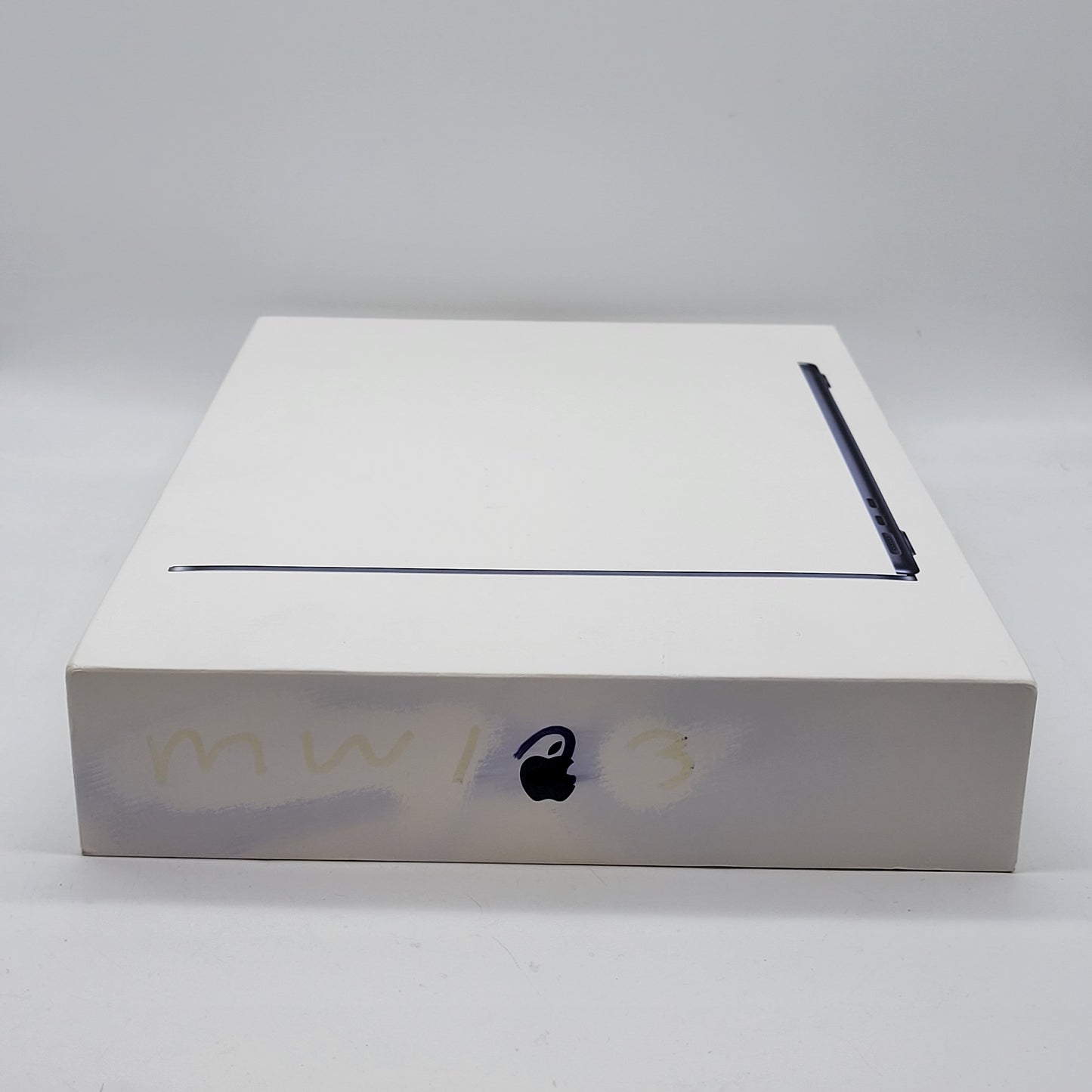 New 2025 Apple MacBook Air 13.6" M4 8C GPU 4.5GHz 16GB RAM 256GB SSD A3240