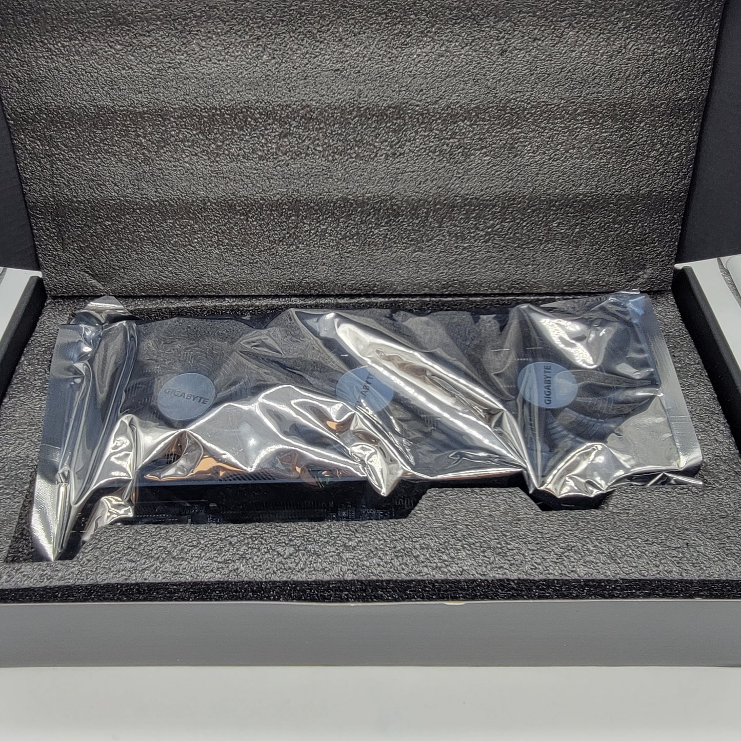 New Gigabyte Radeon RX 7600 XT Gaming OC 16GB GDDR6 Graphics Card GV-R76XTGAMING