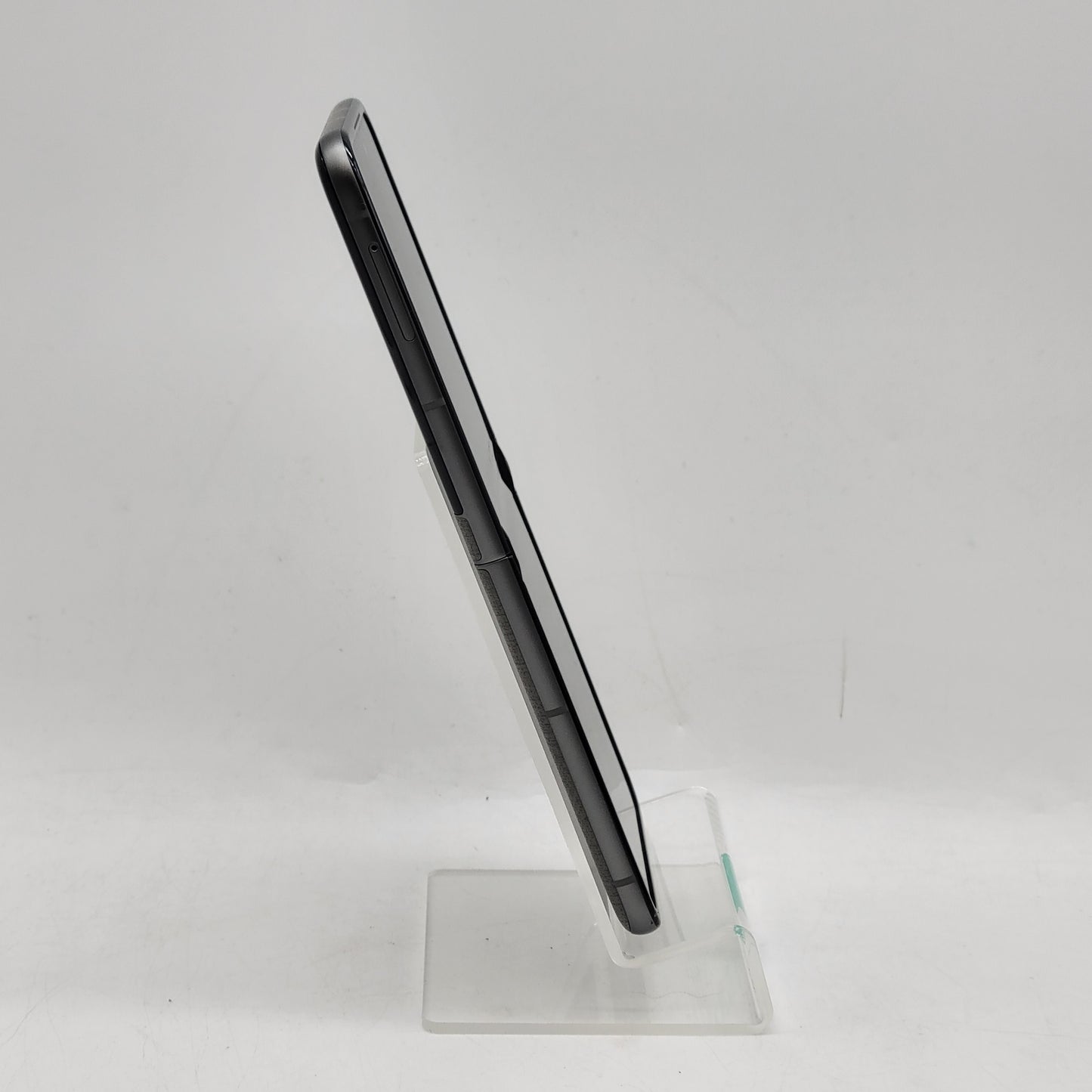 Factory Unlocked Motorola Razr 2026 256GB 16 Pantone Hematite XT2657-3