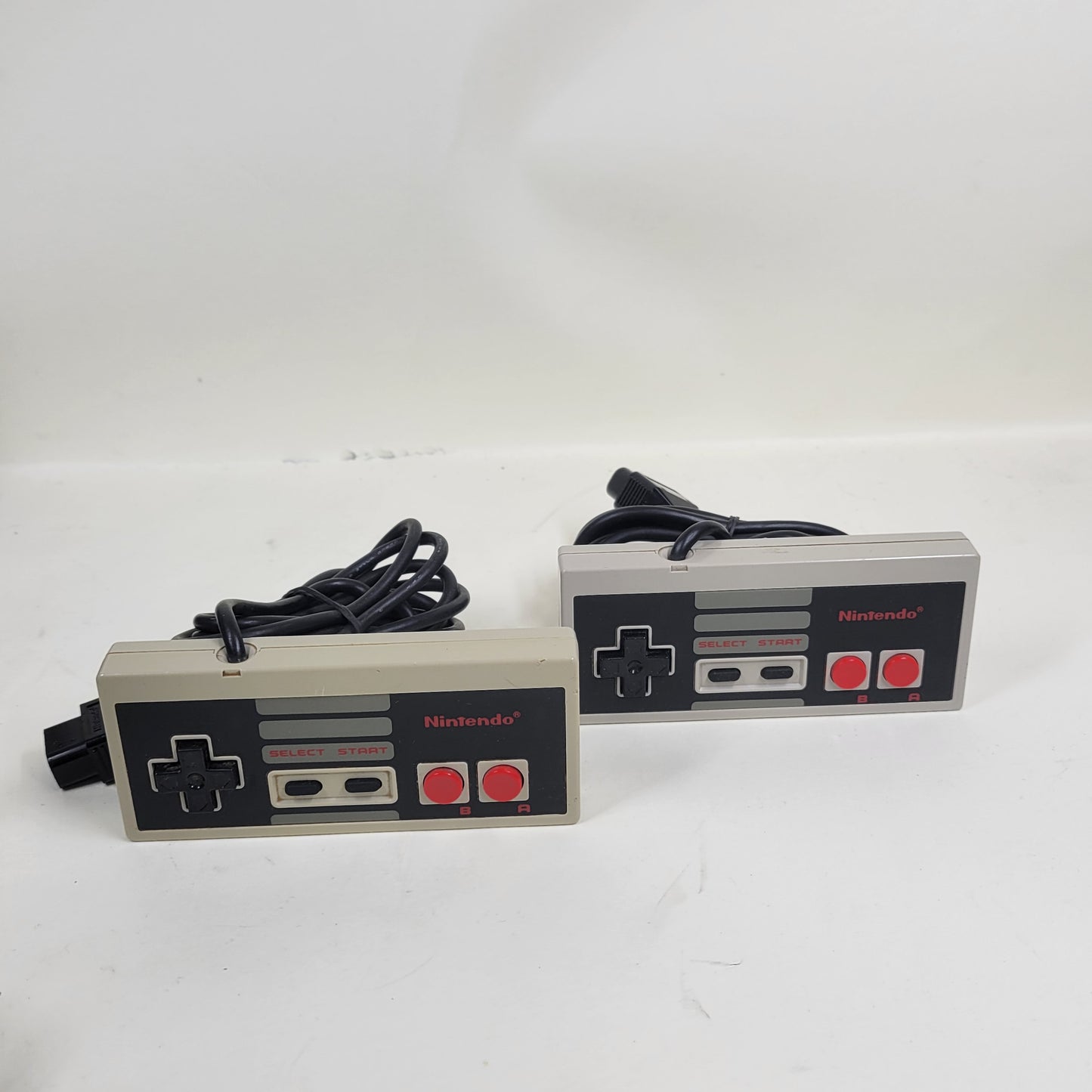 Nintendo Entertainment System NES Video Game Console NES-001 Gray