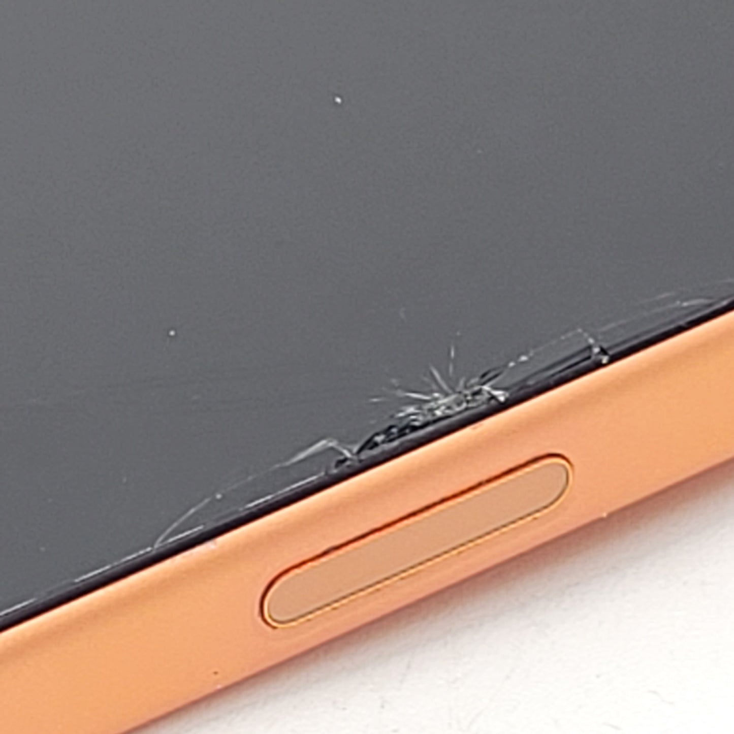 Broken Unlocked Apple iPhone 17 Pro Max 1TB 26.3.1 MFXP4LL/A Read