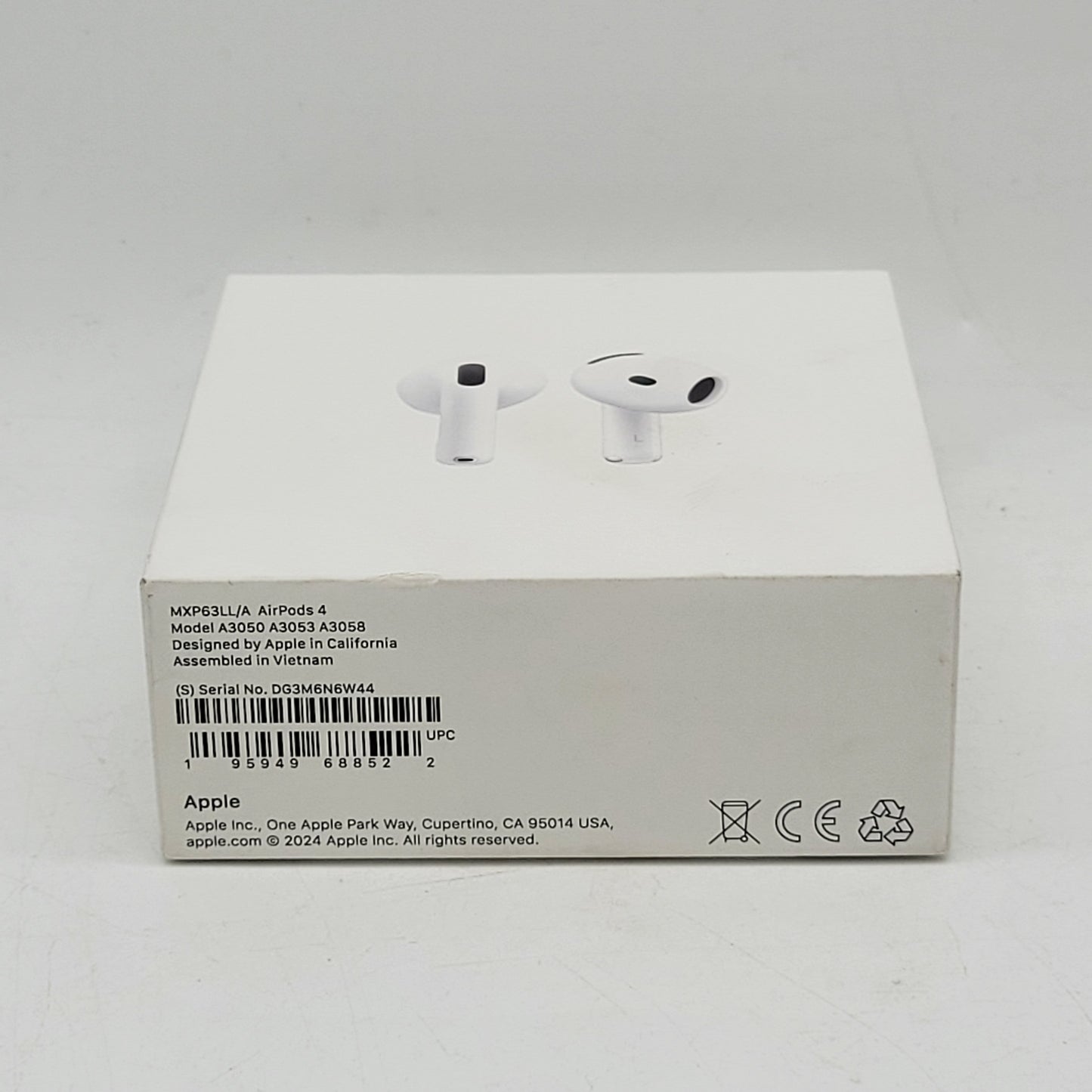 New Apple AirPods 4th Gen with Charging Case A3053 A3050 A3058 MXP63LL/A