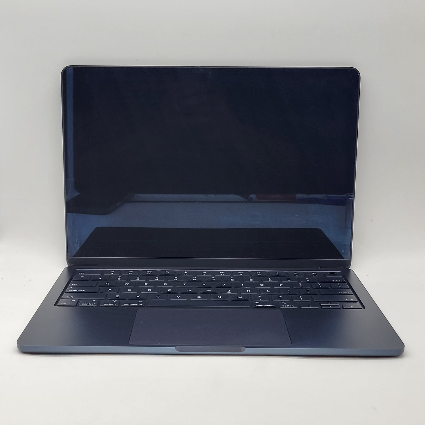 2022 Apple MacBook Air 13.6" M2 8 Core 3.5GHz 16GB RAM 256GB SSD A2681