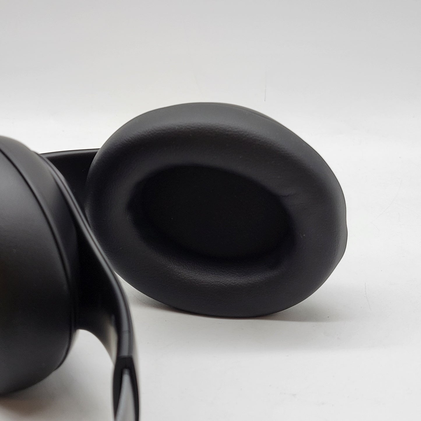 Beats Studio Pro Wireless Over-Ear Bluetooth Headphones Black A2924